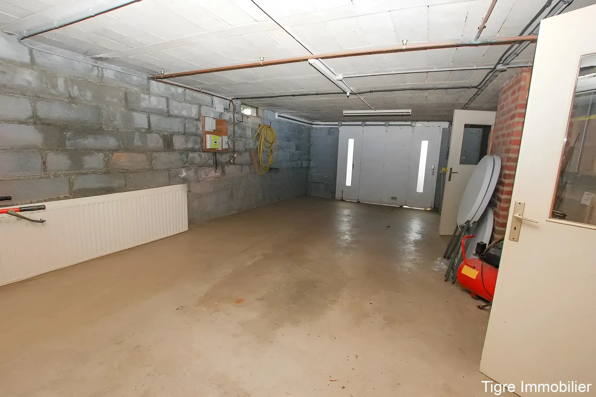 Magnifique maison en secteur d'exception avec grand terrain et garage double 