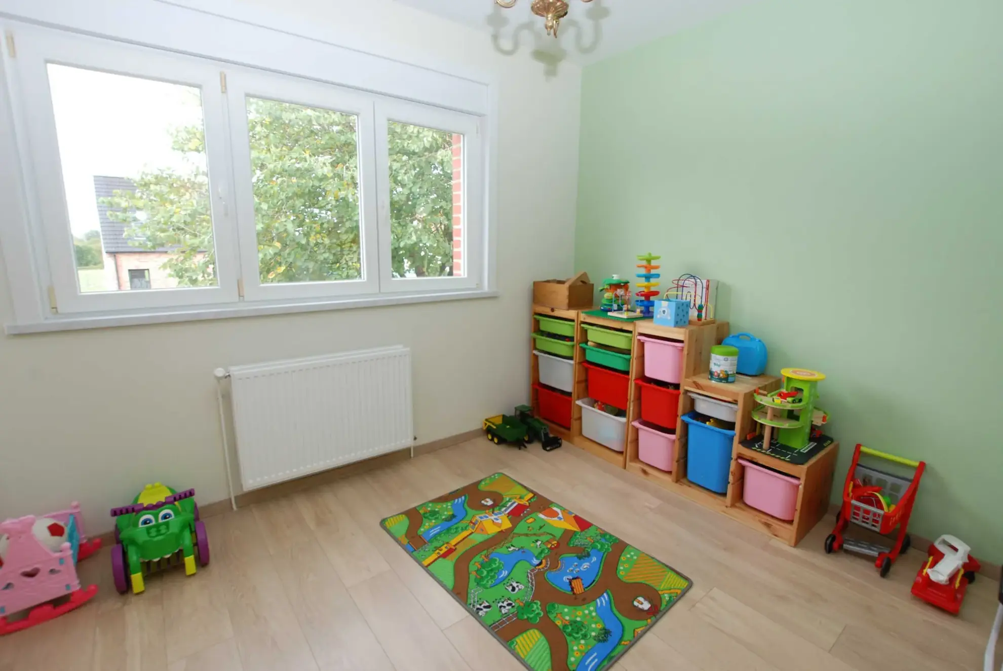 Magnifique maison en secteur d'exception avec grand terrain et garage double 