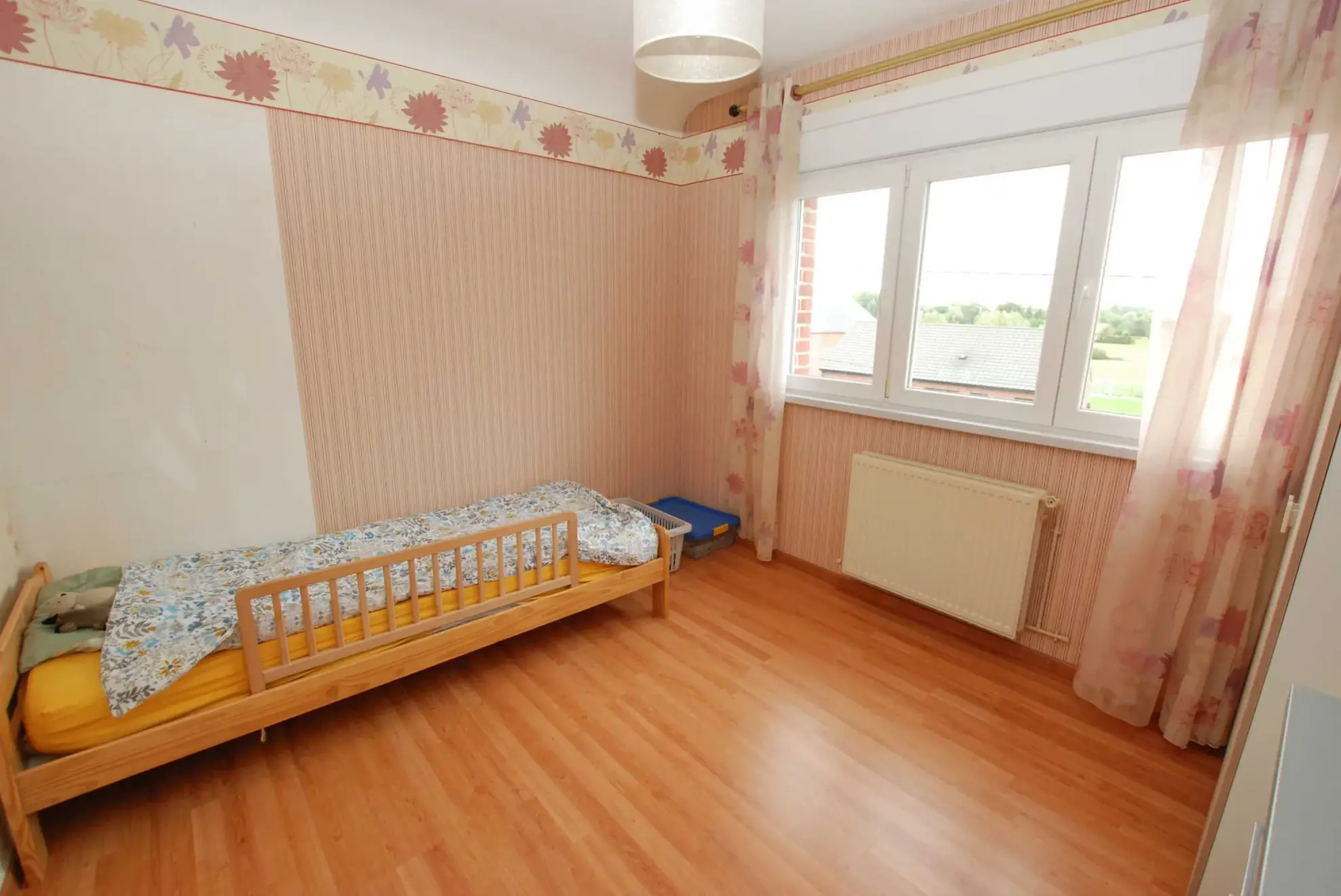 Magnifique maison en secteur d'exception avec grand terrain et garage double 