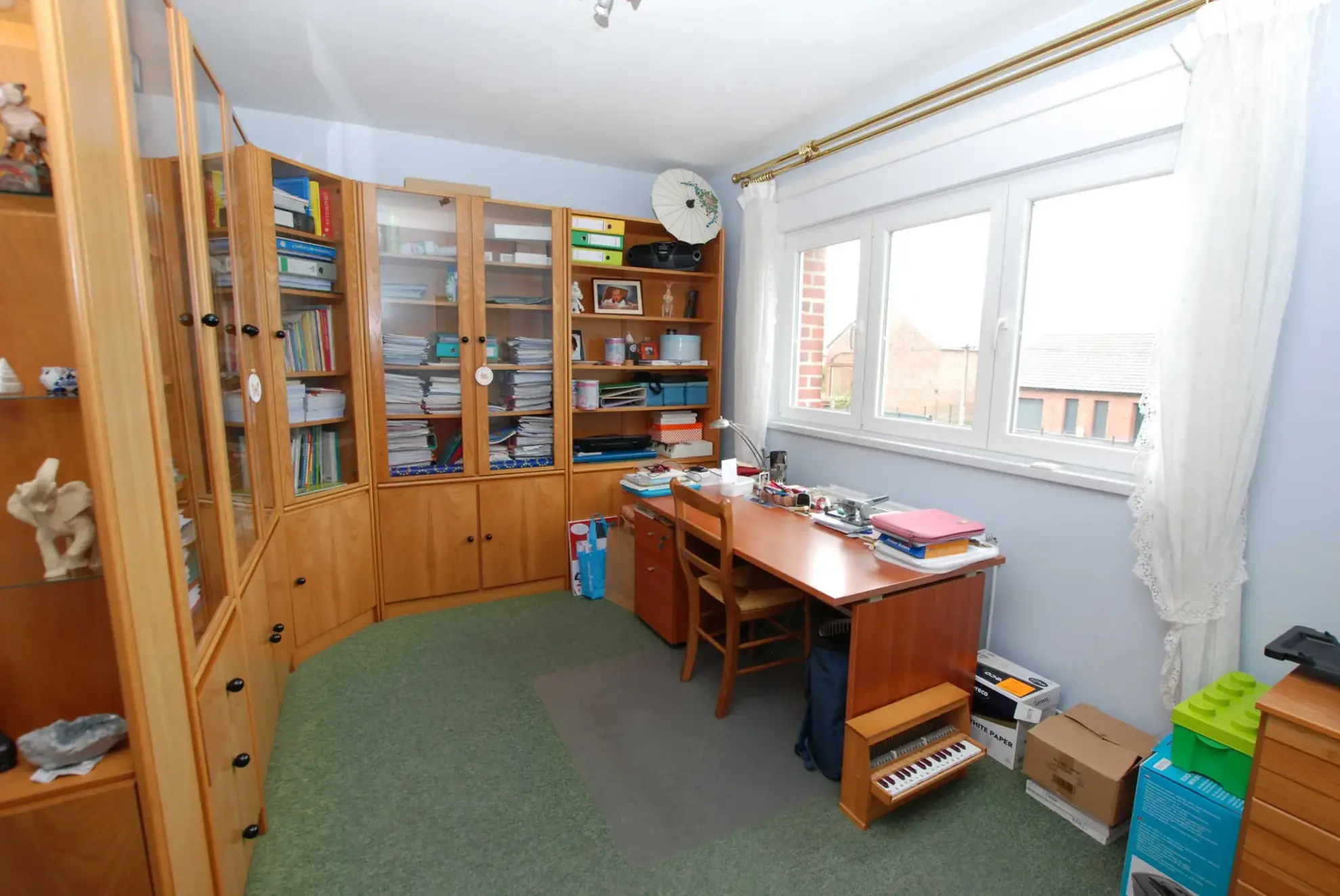 Magnifique maison en secteur d'exception avec grand terrain et garage double 