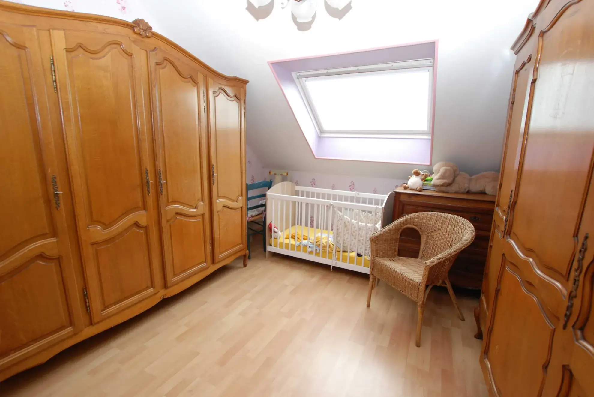 Magnifique maison en secteur d'exception avec grand terrain et garage double 