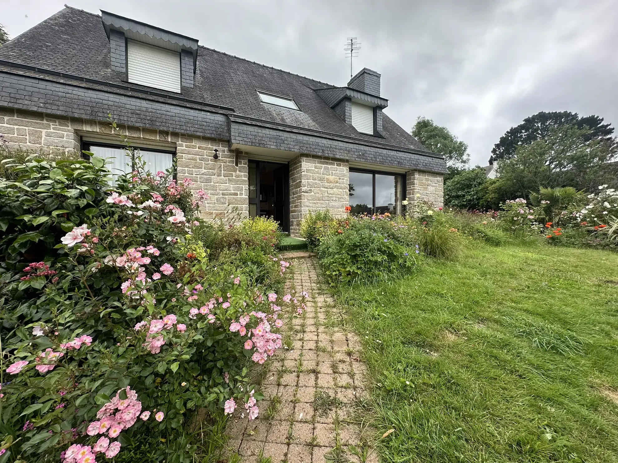 Belle maison familiale à Baud avec jardin et terrain constructible