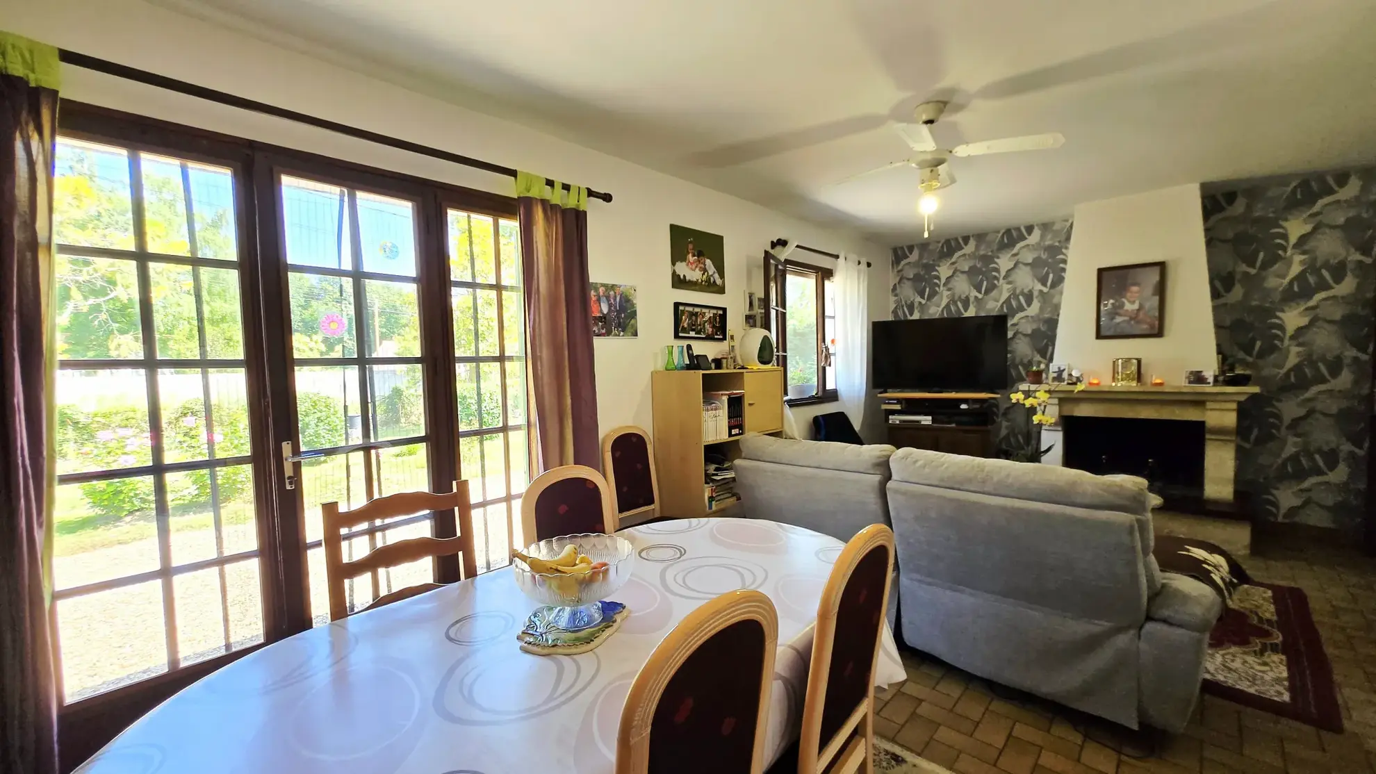 Maison plain-pied année 80 avec jardin, garage et 3 chambres à Sainte-Terre 