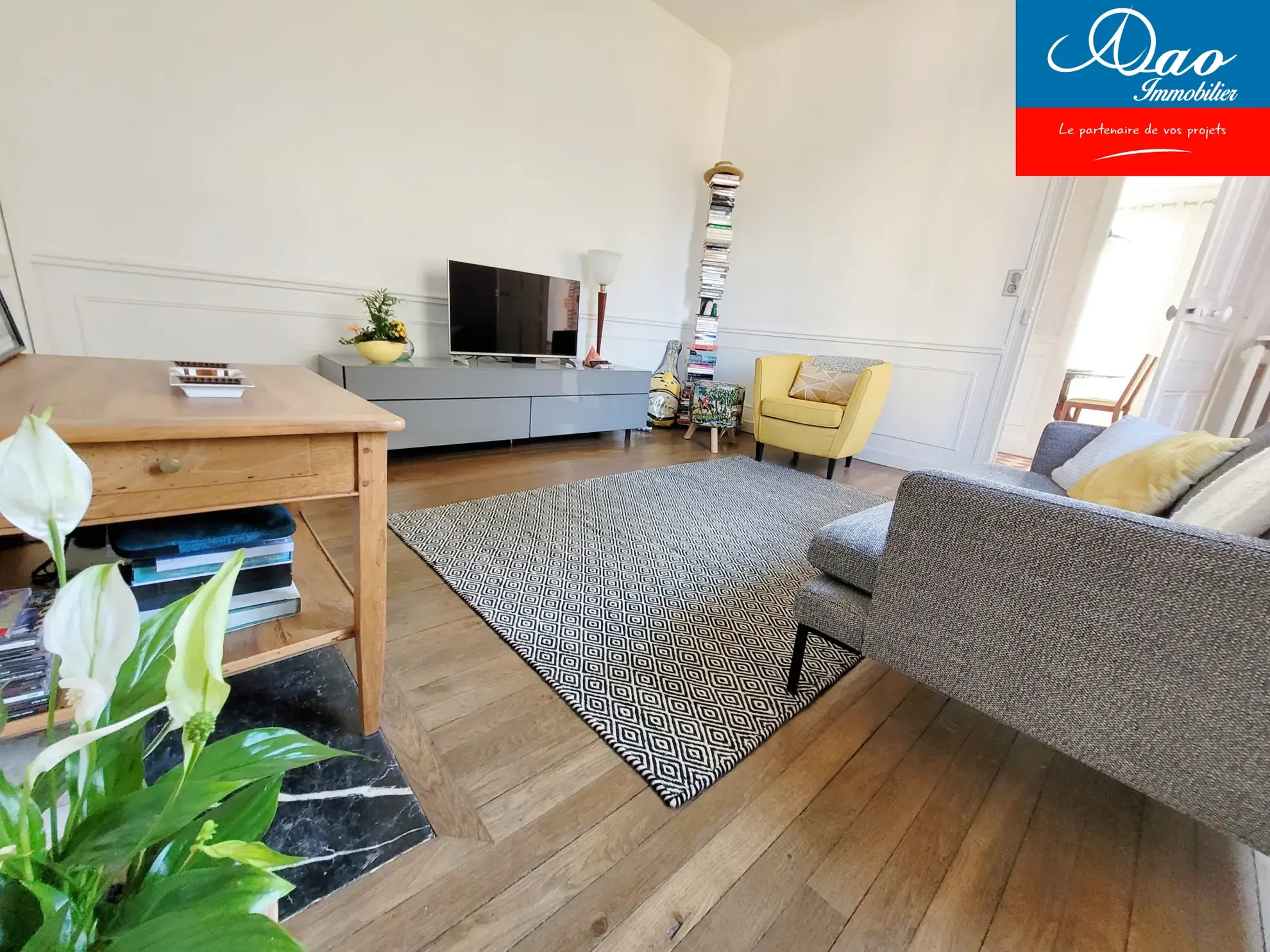 Maison de ville rénovée à Sainte-Savine avec jardin et 2 grandes chambres 