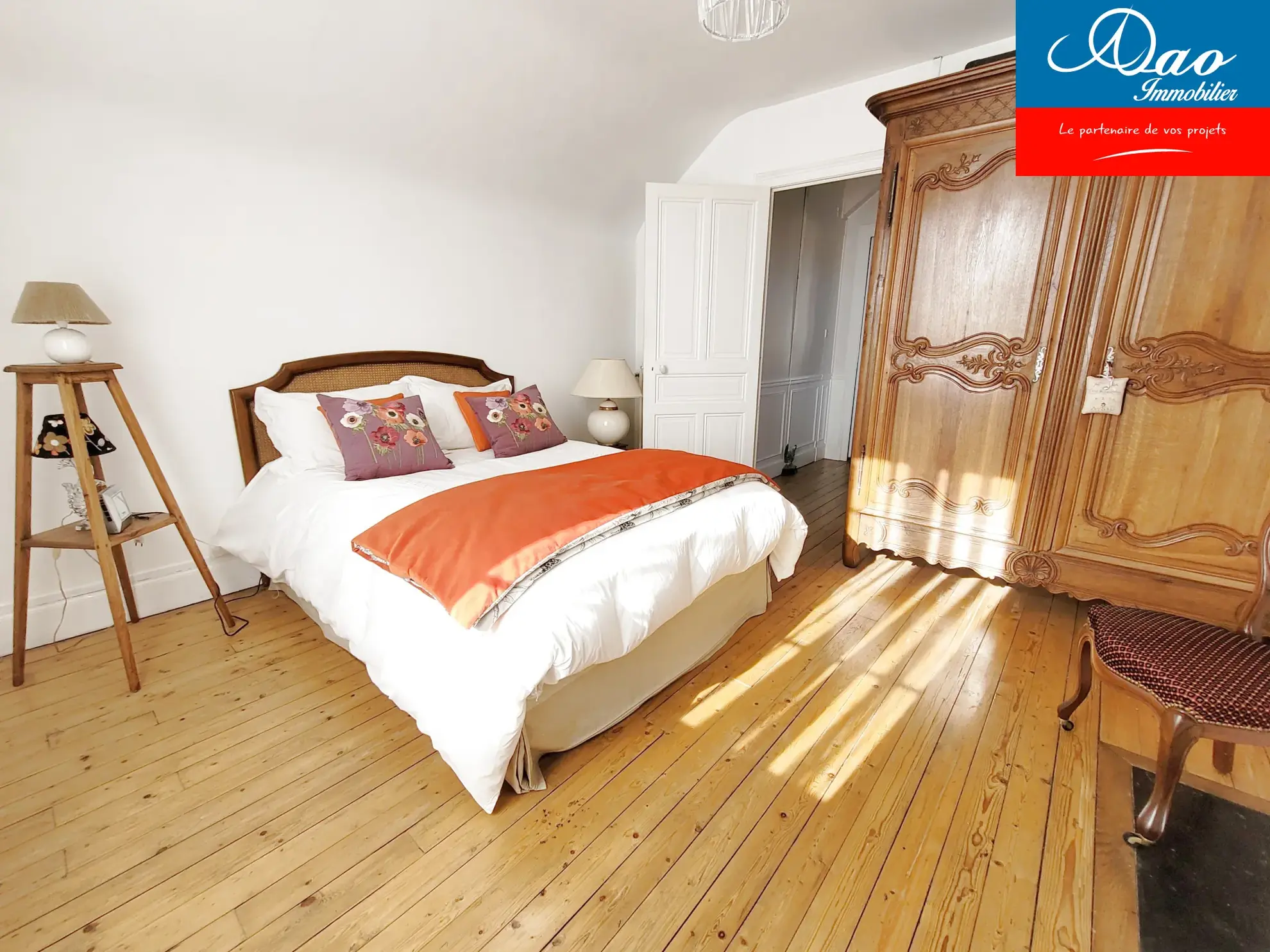 Maison de ville rénovée à Sainte-Savine avec jardin et 2 grandes chambres 