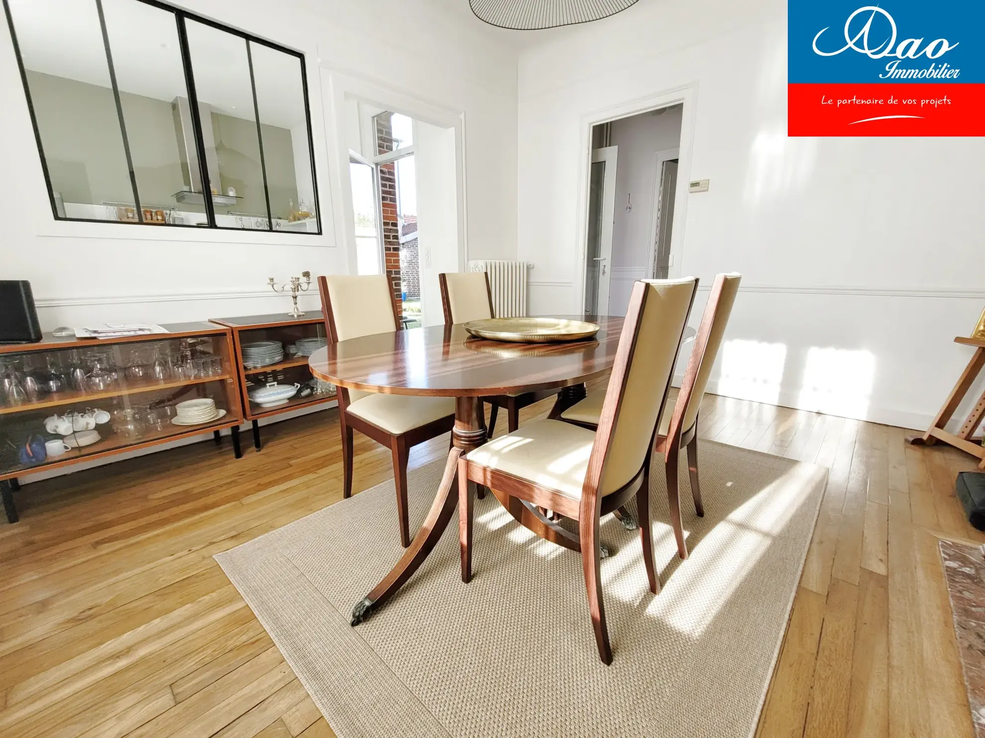 Maison de ville rénovée à Sainte-Savine avec jardin et 2 grandes chambres 