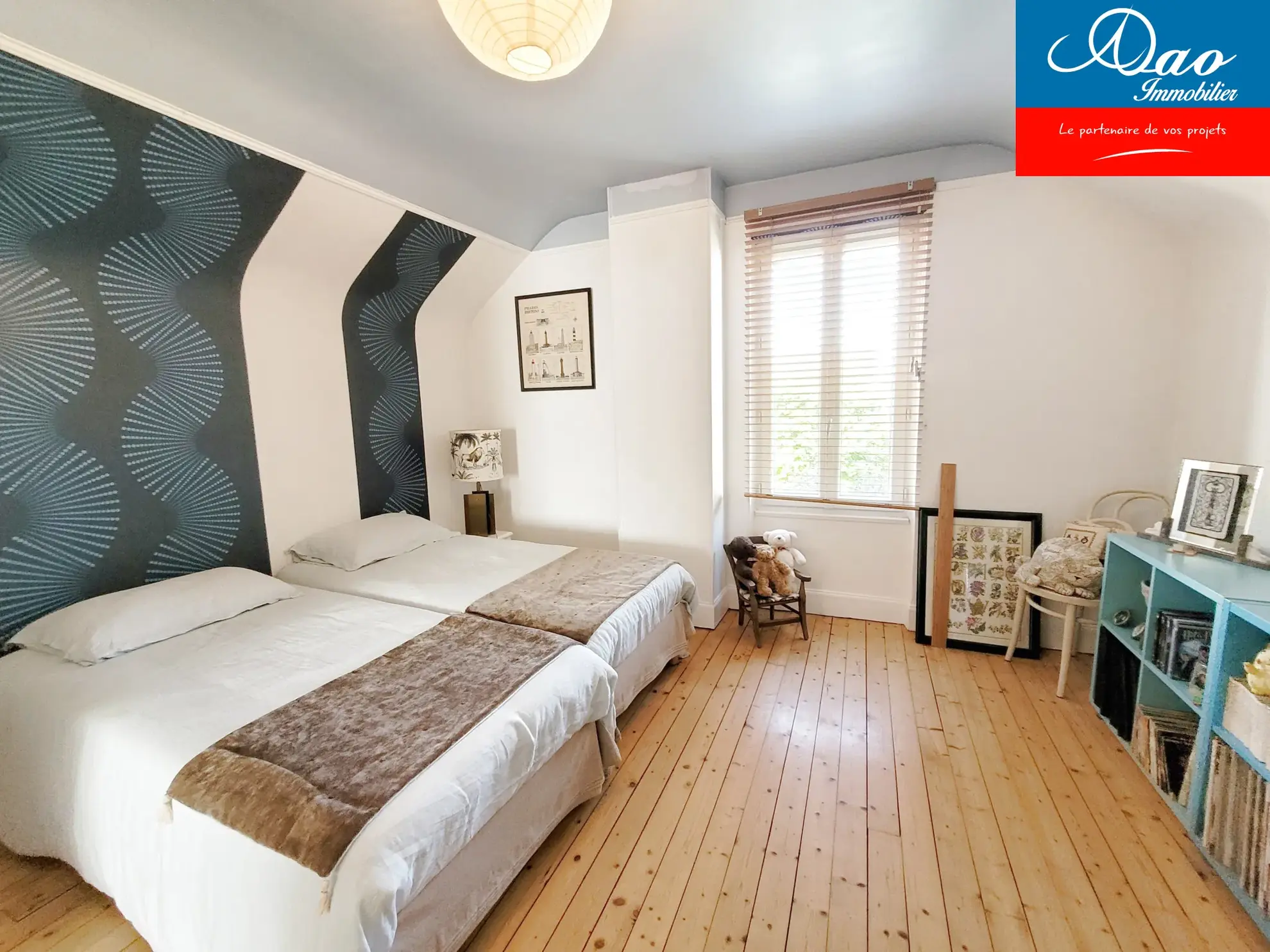 Maison de ville rénovée à Sainte-Savine avec jardin et 2 grandes chambres 