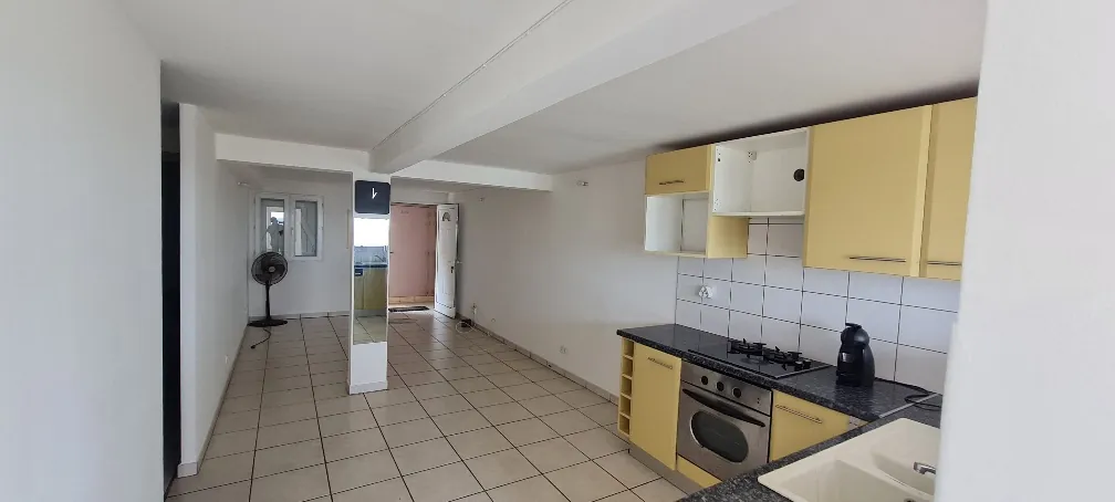 Appartement F3 avec vue mer à Fort-de-France, proche commodités 
