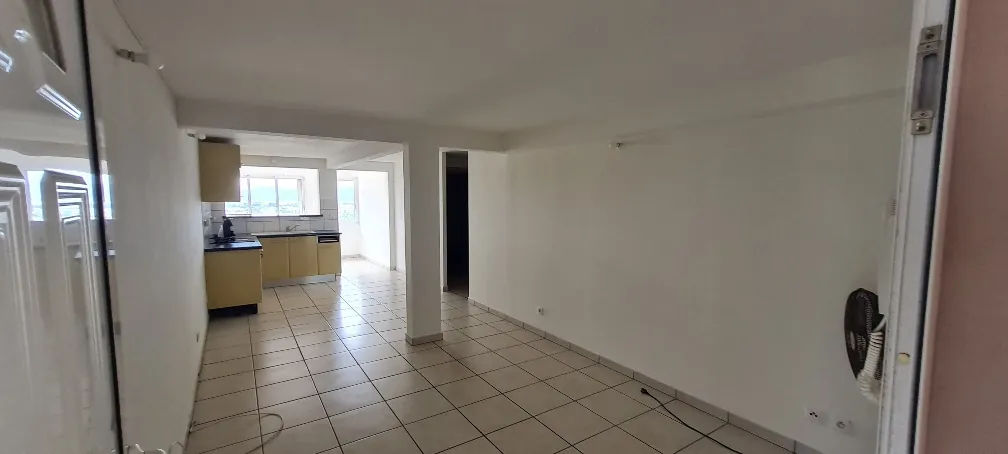 Appartement F3 avec vue mer à Fort-de-France, proche commodités 