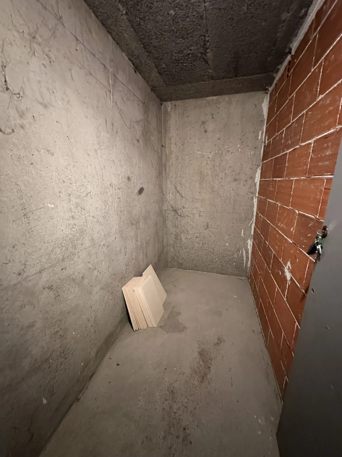 Appartement T3 à Rénover avec Balcon et Garage à Saint-Étienne – Idéal Premier Achat 