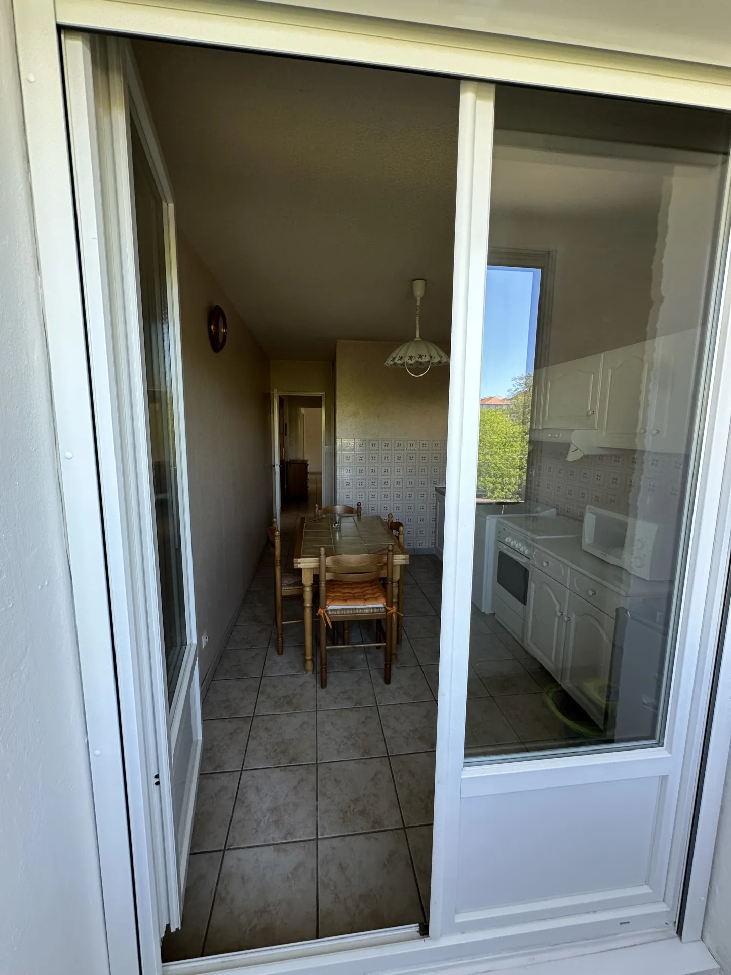 Appartement T3 à Rénover avec Balcon et Garage à Saint-Étienne – Idéal Premier Achat 