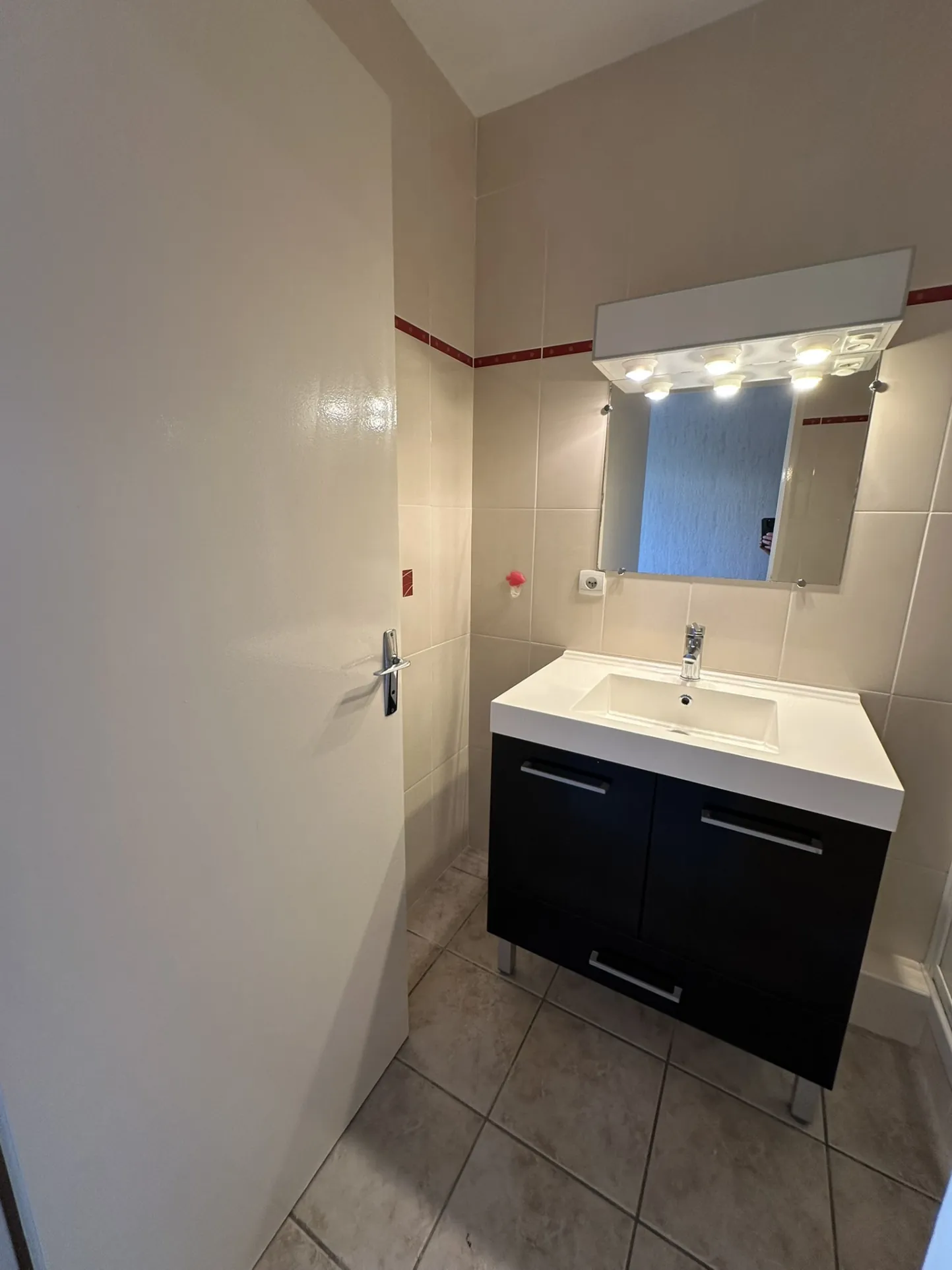Appartement T3 à Rénover avec Balcon et Garage à Saint-Étienne – Idéal Premier Achat 