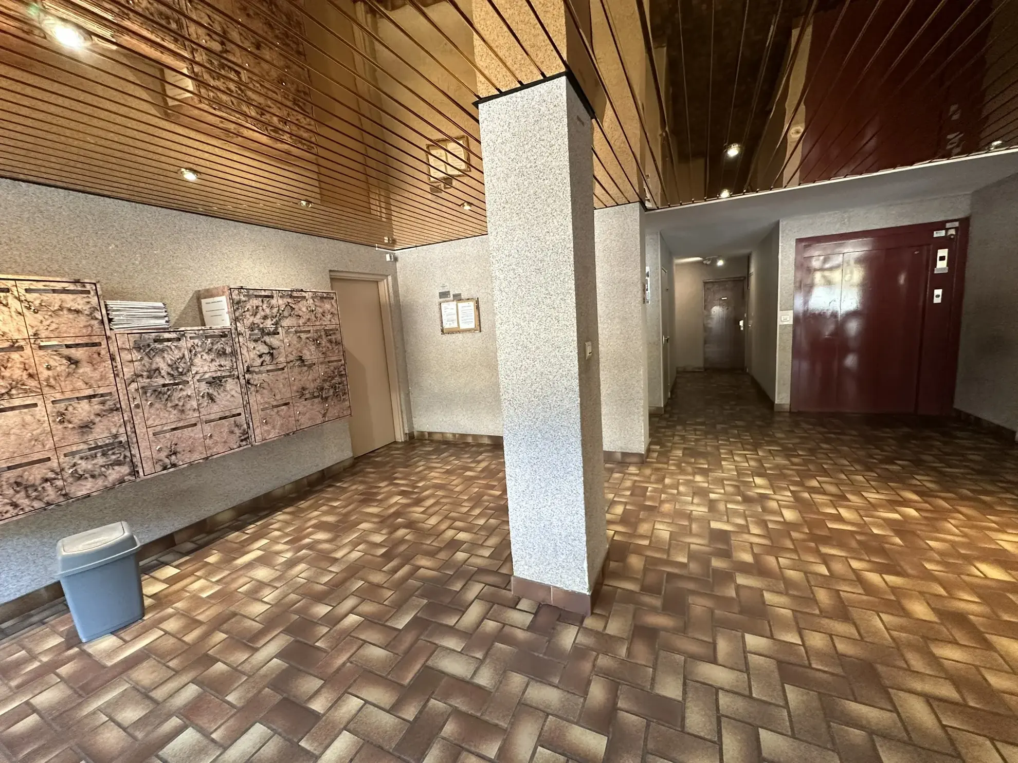 Appartement T3 à Rénover avec Balcon et Garage à Saint-Étienne – Idéal Premier Achat 