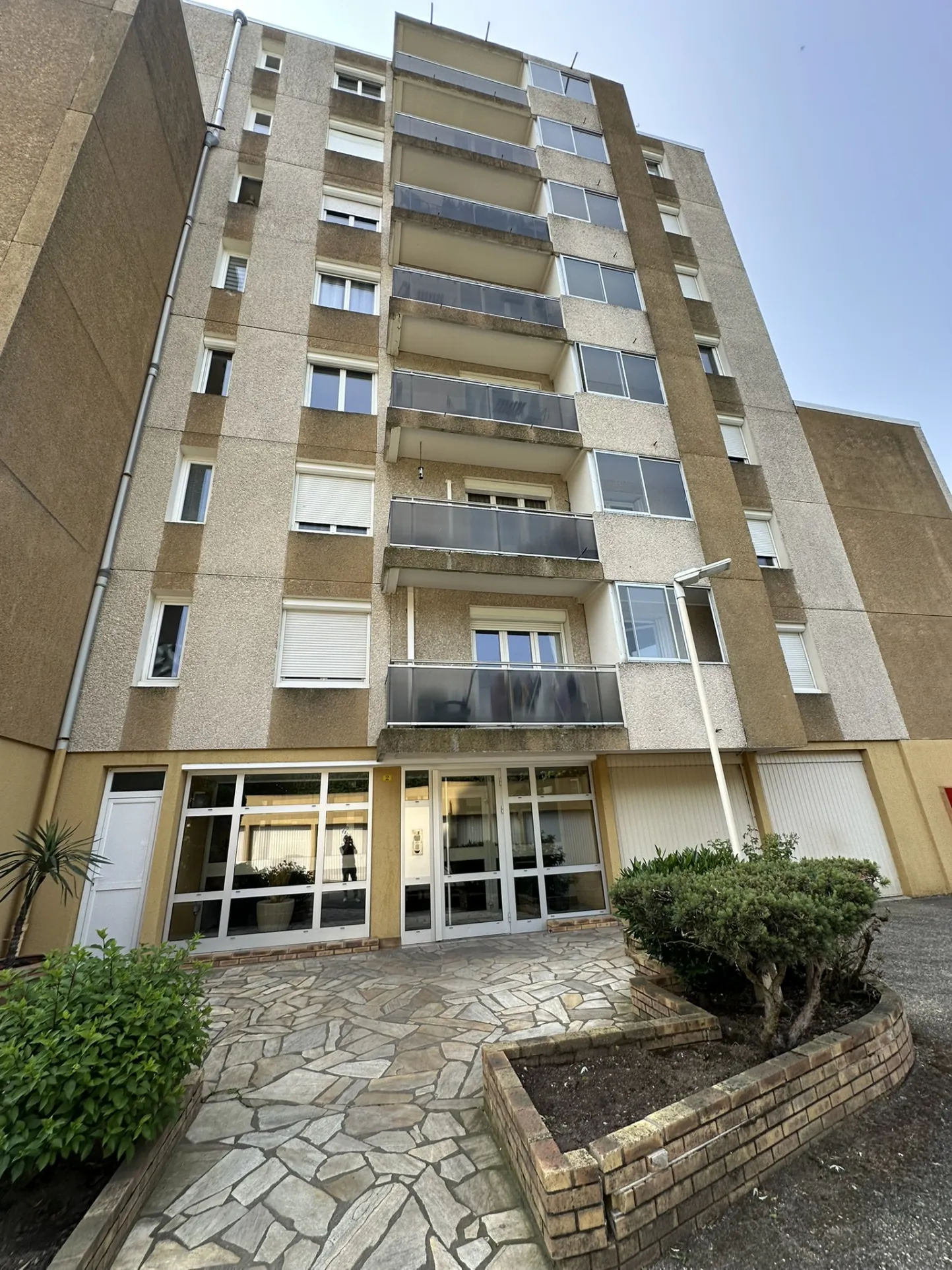 Appartement T3 à Rénover avec Balcon et Garage à Saint-Étienne – Idéal Premier Achat 