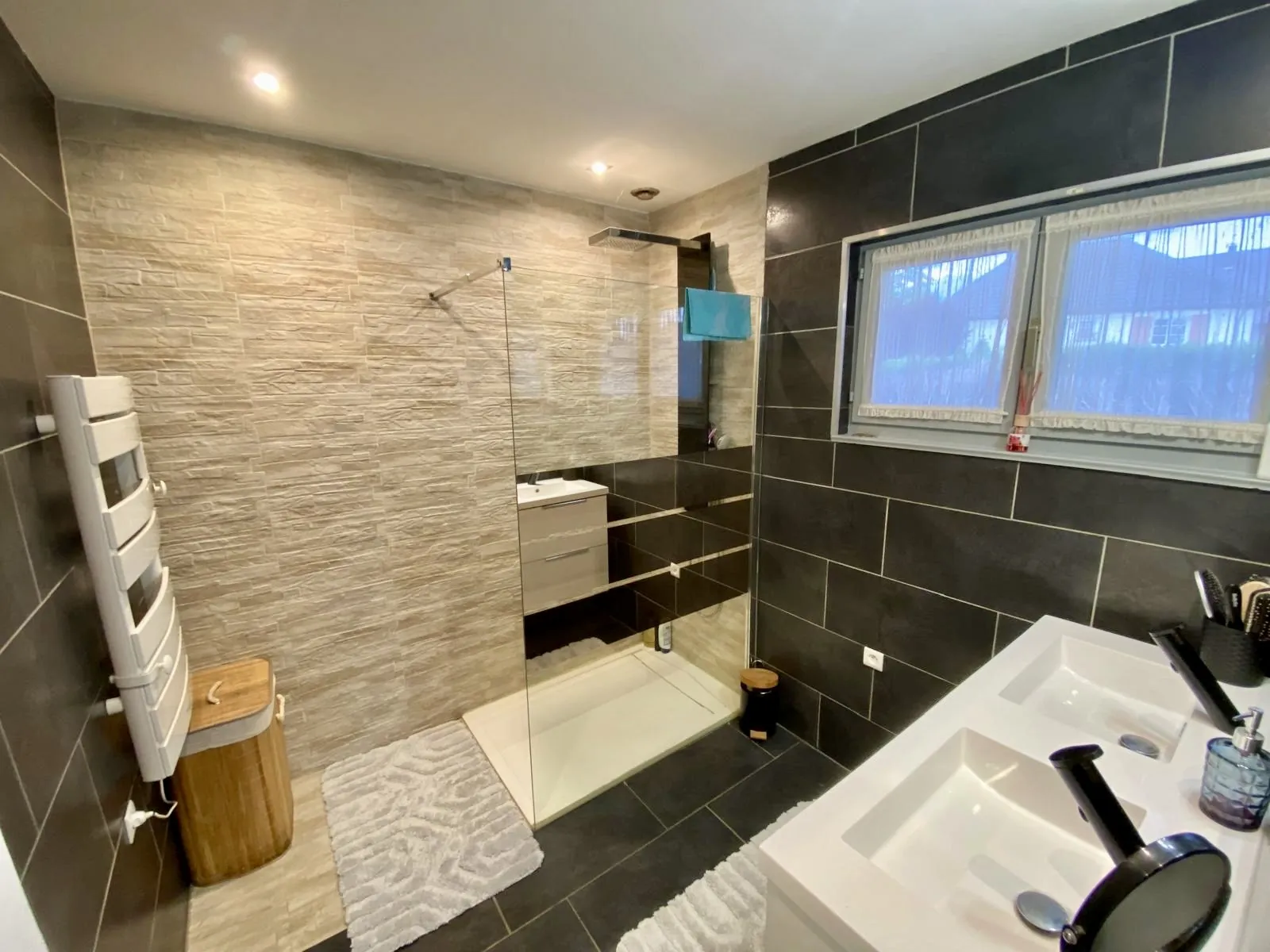 Maison à vendre de 100 m² à Dietwiller avec piscine et jardin arboré 