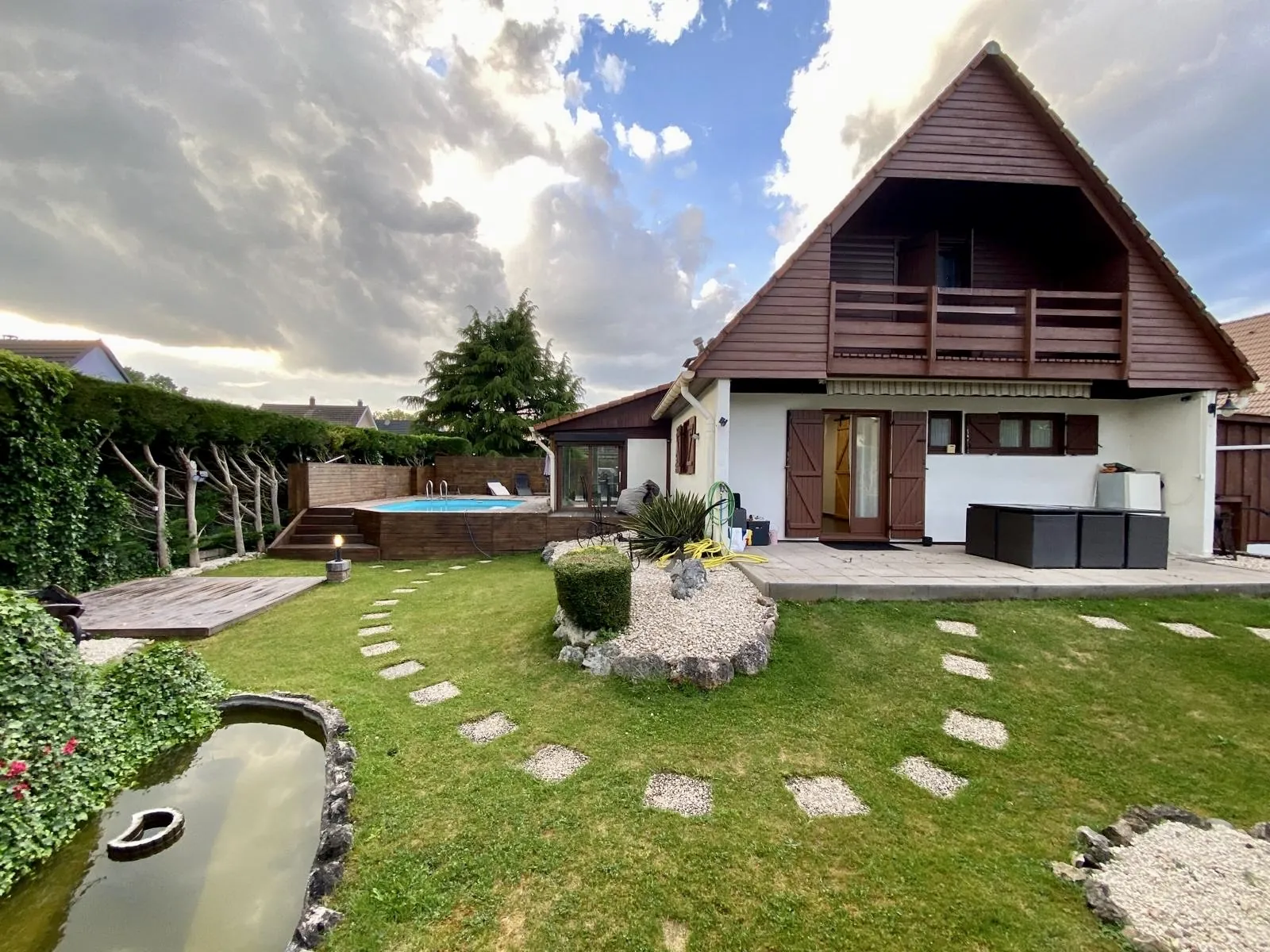 Maison à vendre de 100 m² à Dietwiller avec piscine et jardin arboré