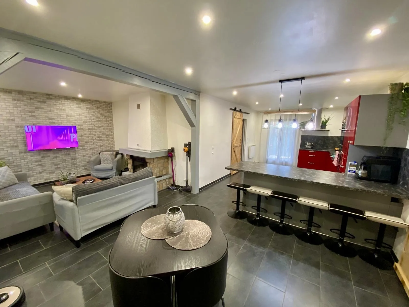 Maison à vendre de 100 m² à Dietwiller avec piscine et jardin arboré 