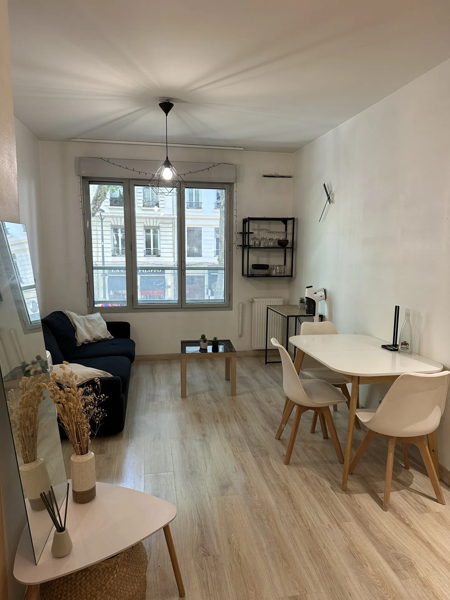 Appartement T3 rénové à Lyon 7, proche Jean Macé – Résidence moderne avec parking