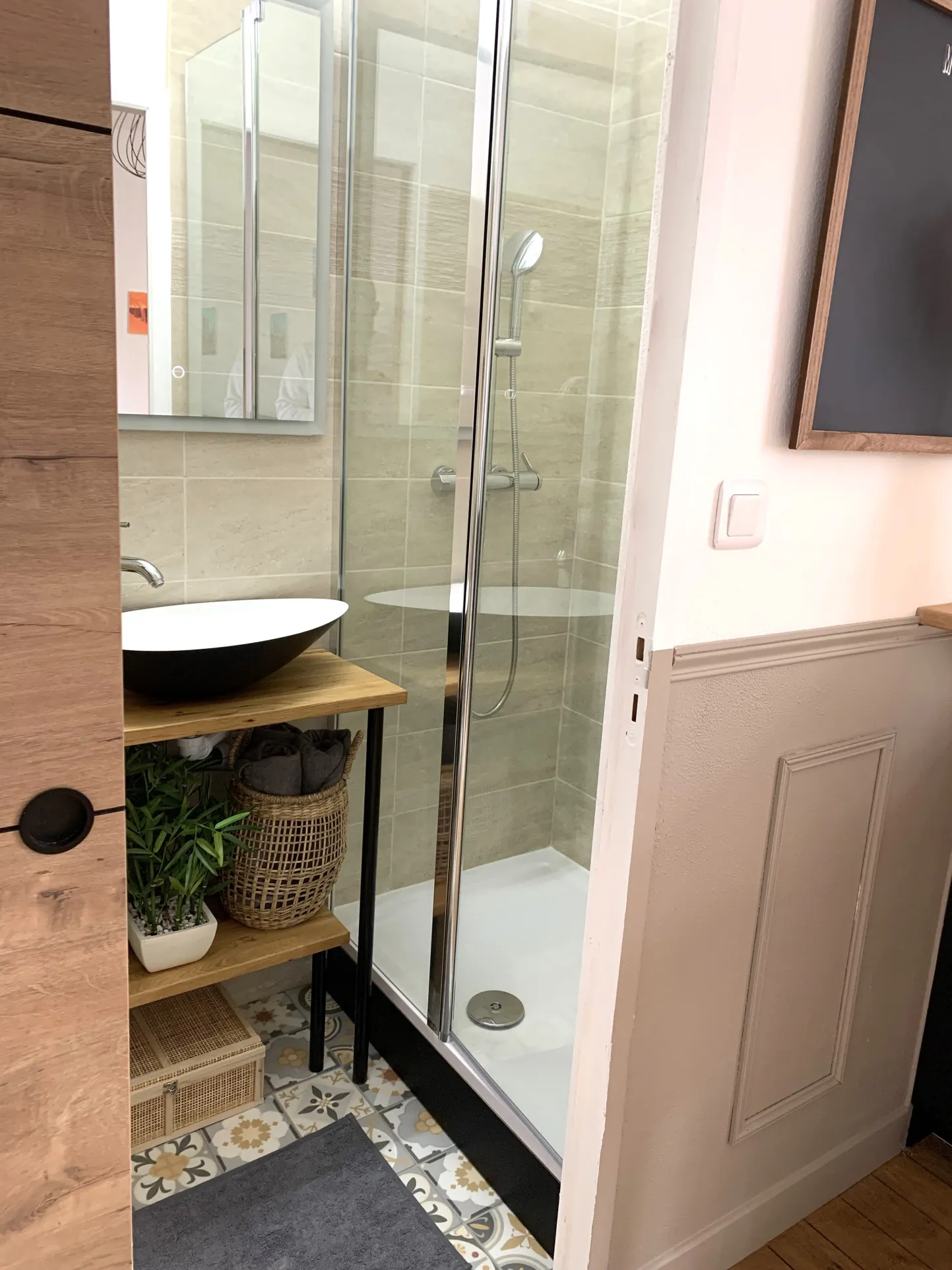 Studio rénové et meublé à vendre à Reims, idéal pour investissement locatif 