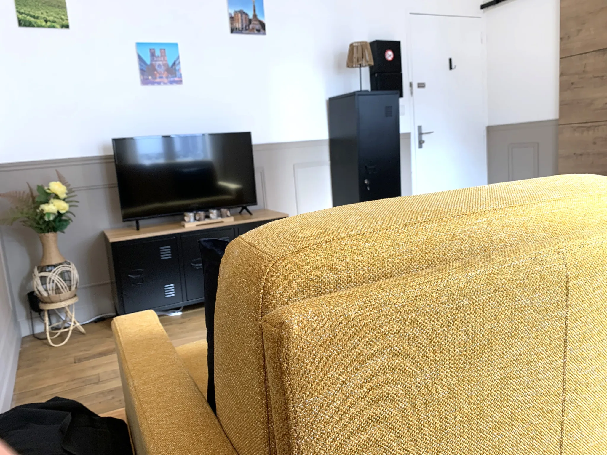 Studio rénové et meublé à vendre à Reims, idéal pour investissement locatif 