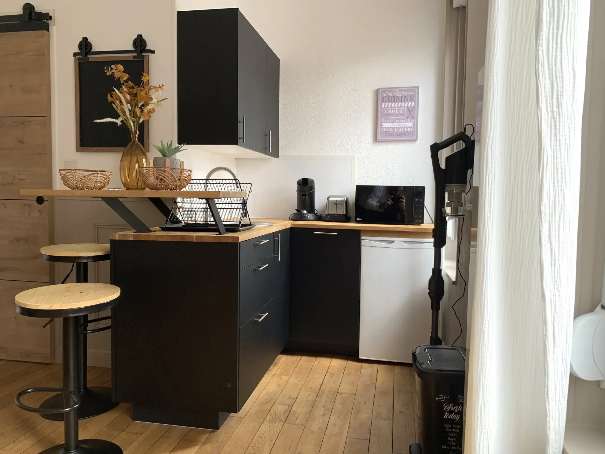 Studio rénové et meublé à vendre à Reims, idéal pour investissement locatif 