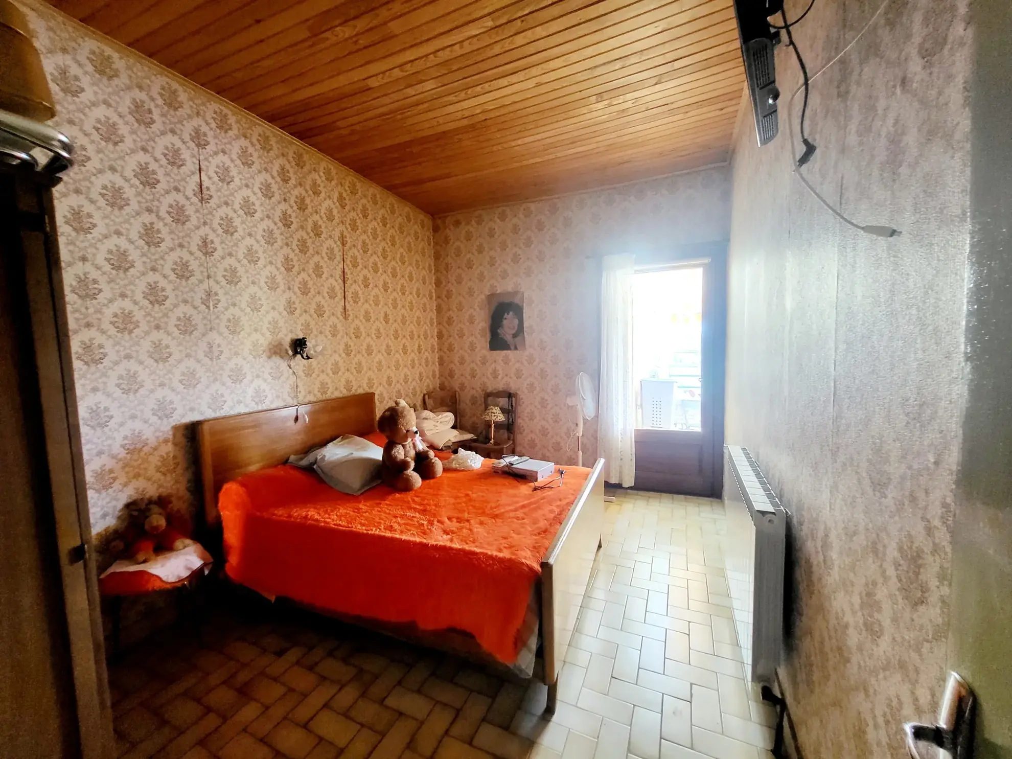 Maison de ville avec garage et terrasse à Servian - Opportunité à saisir 