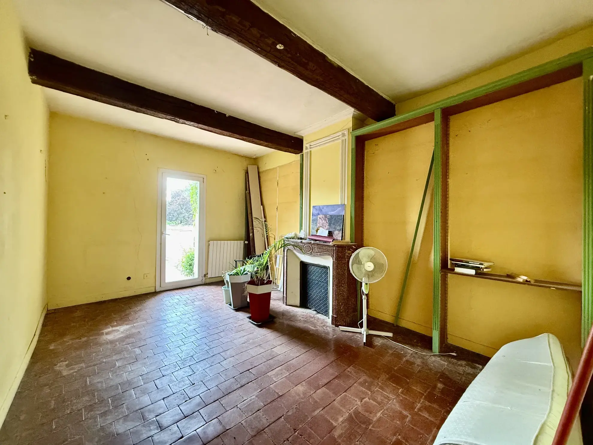 Charmante maison vigneronne avec garage, terrasses et grand espace de vie à Saint-Thibéry 