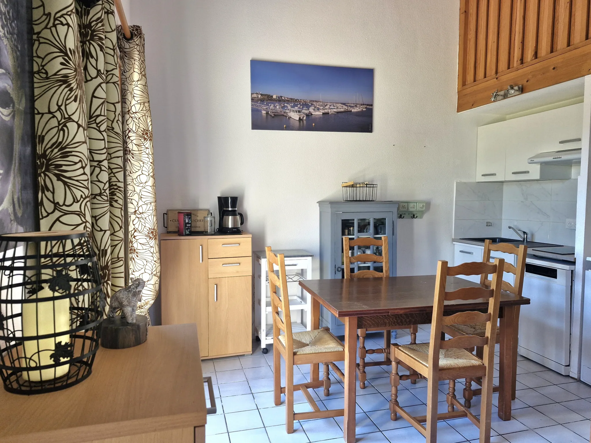 Maison à vendre avec piscine à Saint Vincent Sur Jard - 2 chambres, véranda, parking 