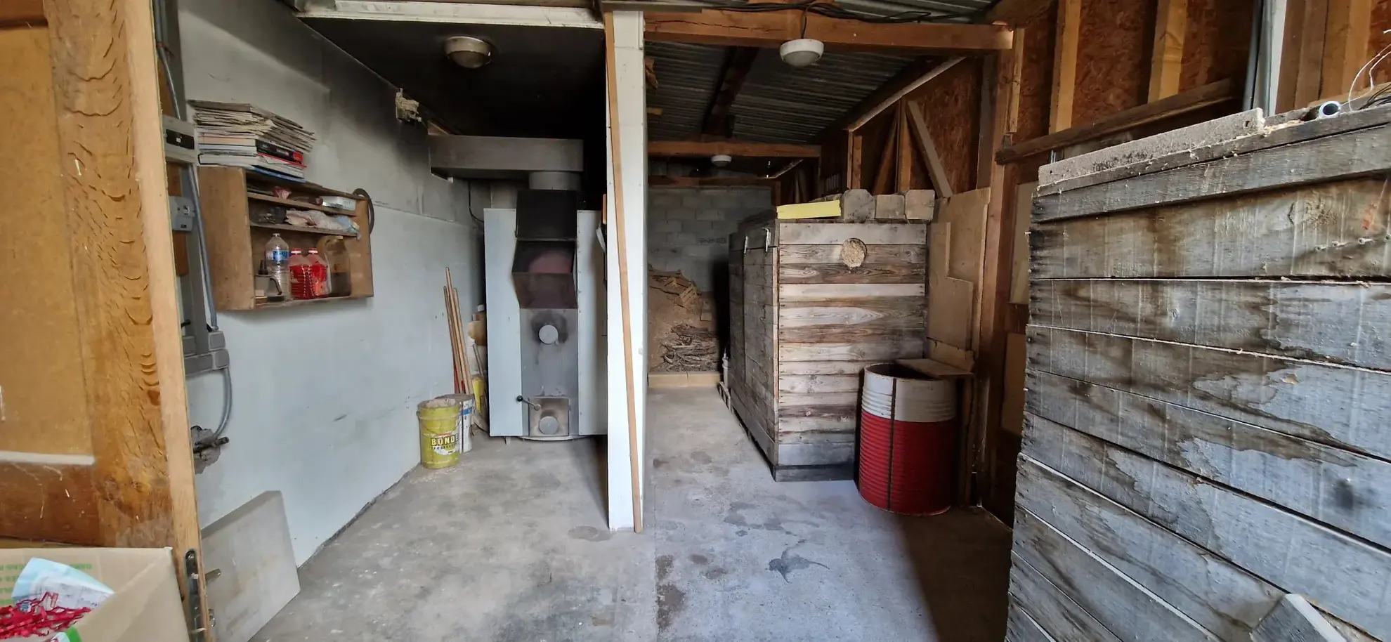 Maison spacieuse de 258 m2 avec atelier chauffé, hangars et grand terrain à Villars-st-Marcellin 