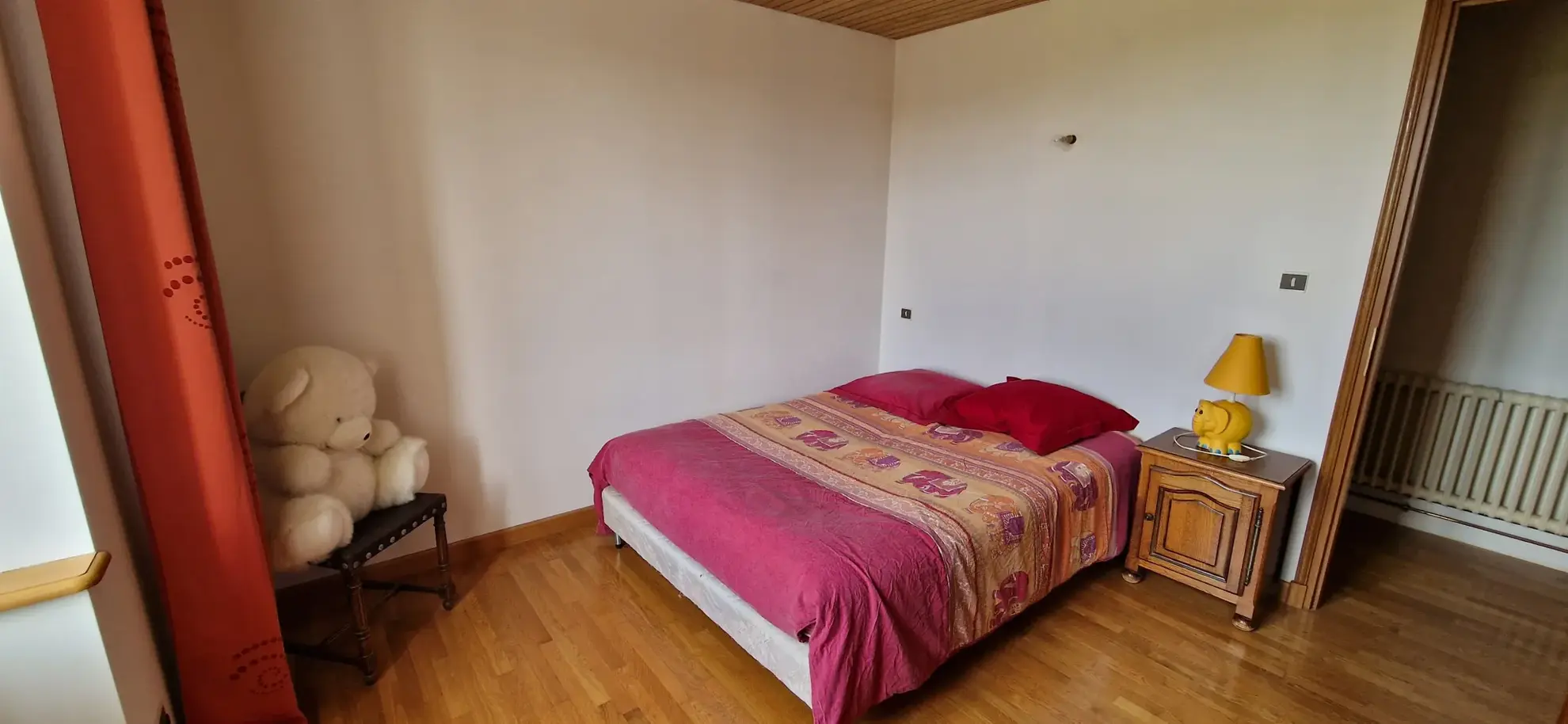 Maison spacieuse de 258 m2 avec atelier chauffé, hangars et grand terrain à Villars-st-Marcellin 