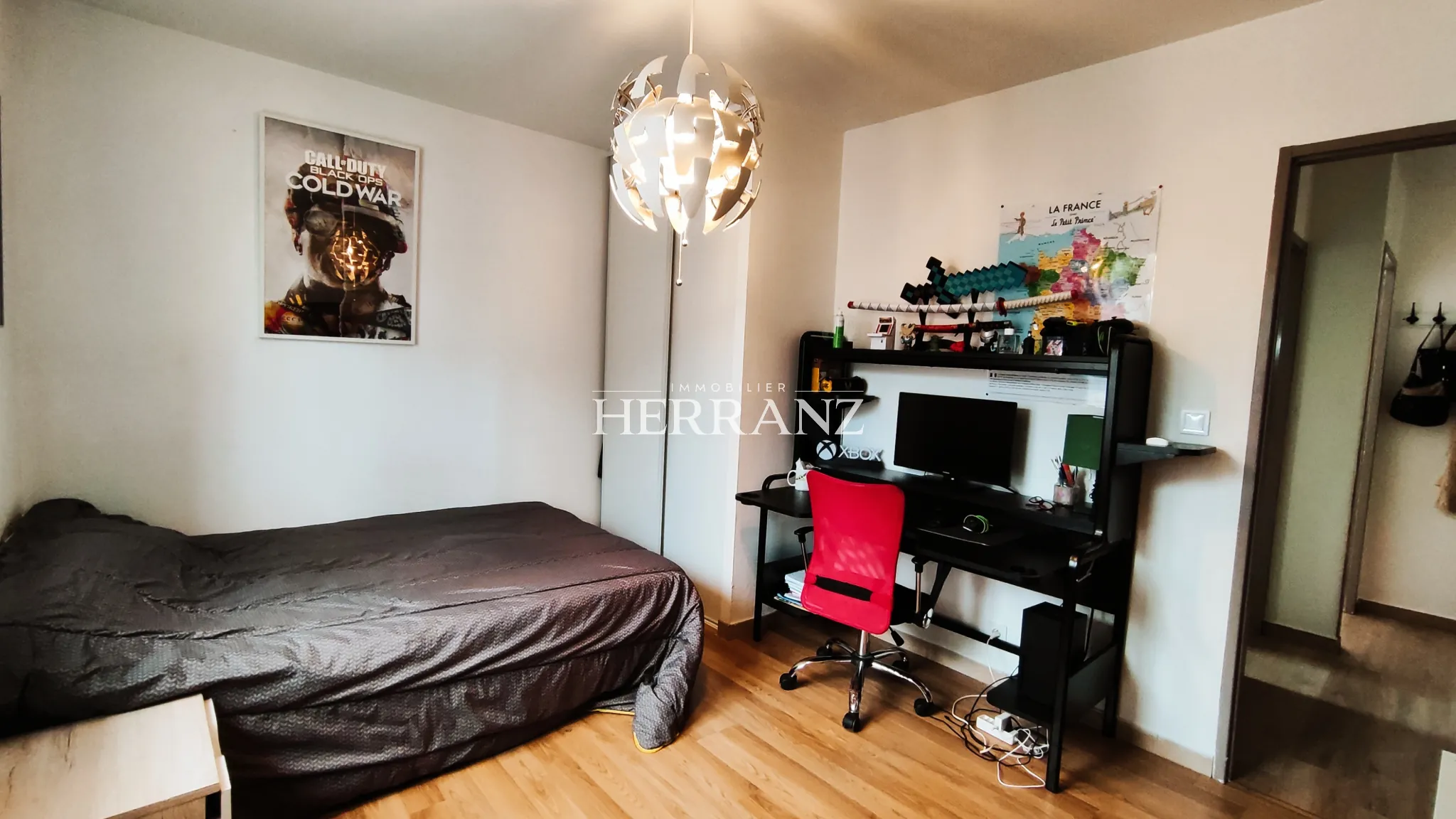 Maison de plain-pied rénovée à Coutras avec 4 chambres et terrasse 