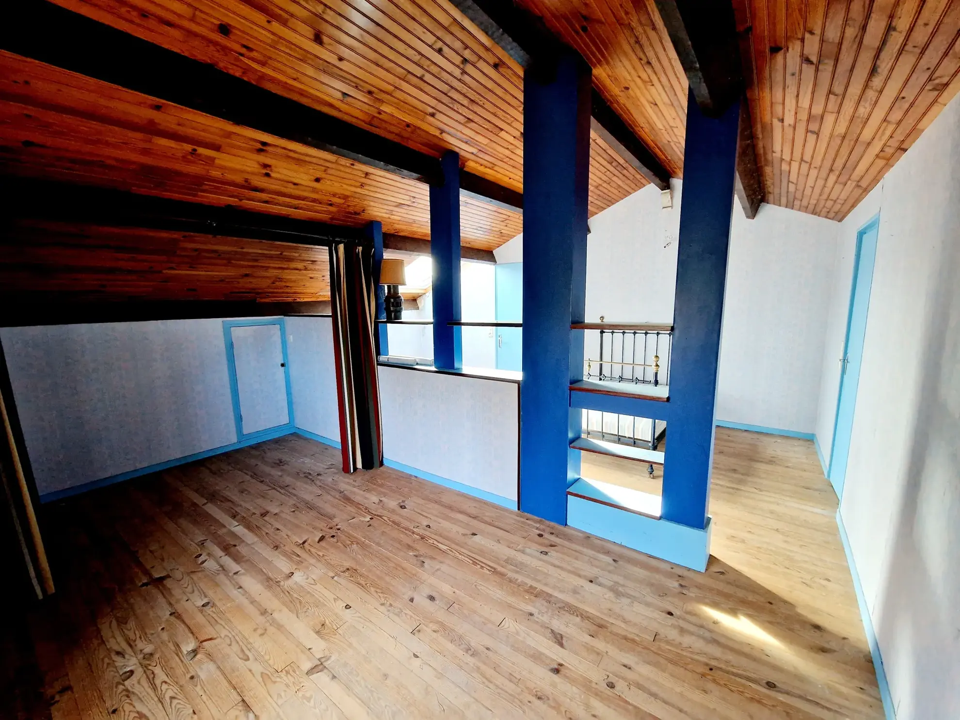 Maison d'architecte à rénover avec grand terrain à Bourbonne-les-Bains 