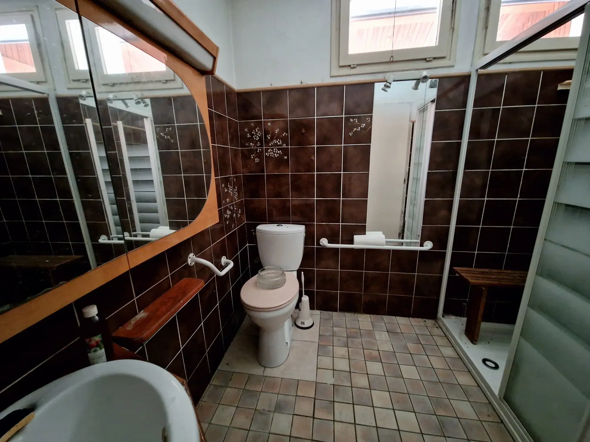 Maison d'architecte à rénover avec grand terrain à Bourbonne-les-Bains 