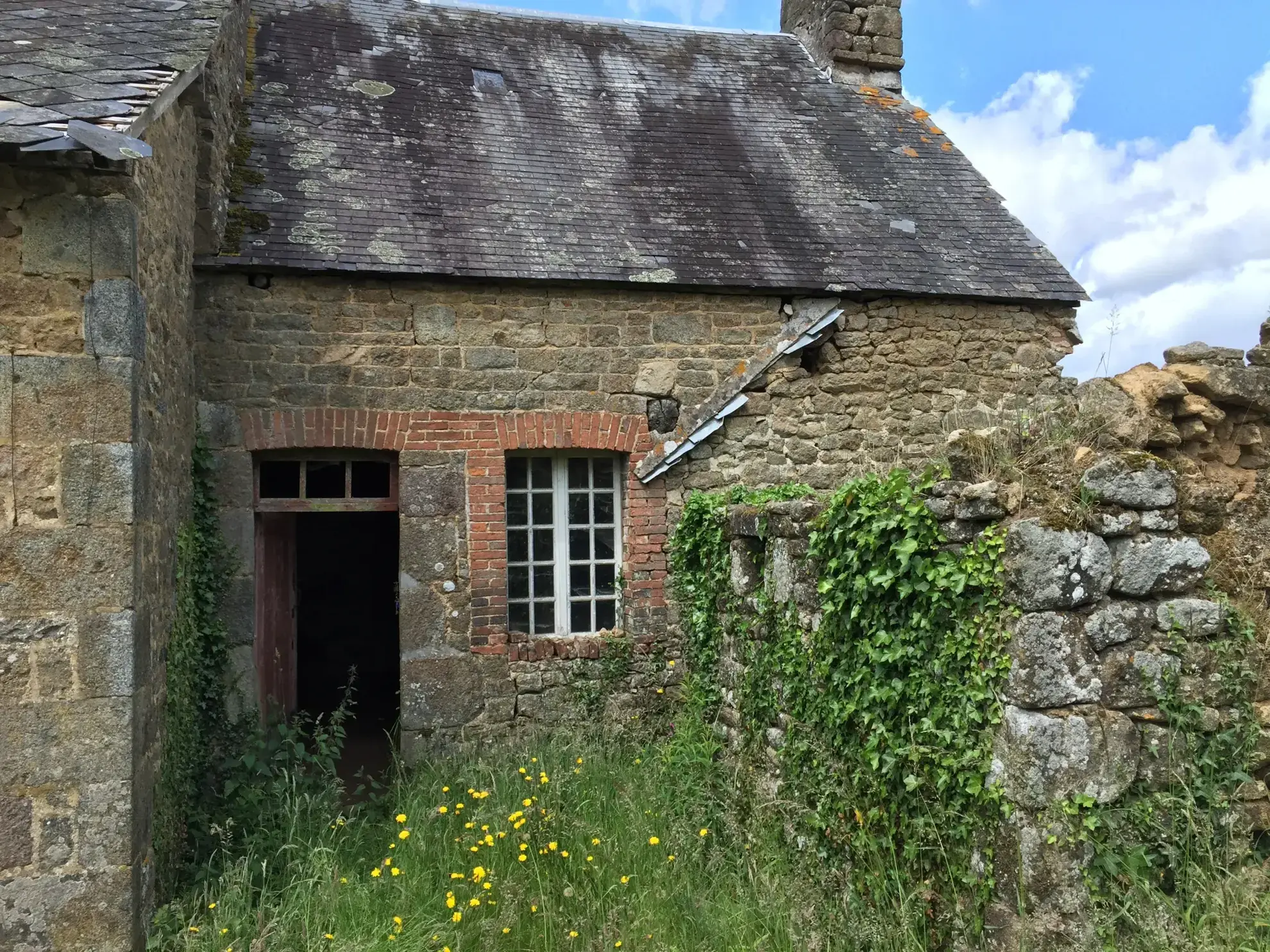 Maison en pierre à Carrouges - Secteur Sainte Marguerite avec terrain de 655 m² 