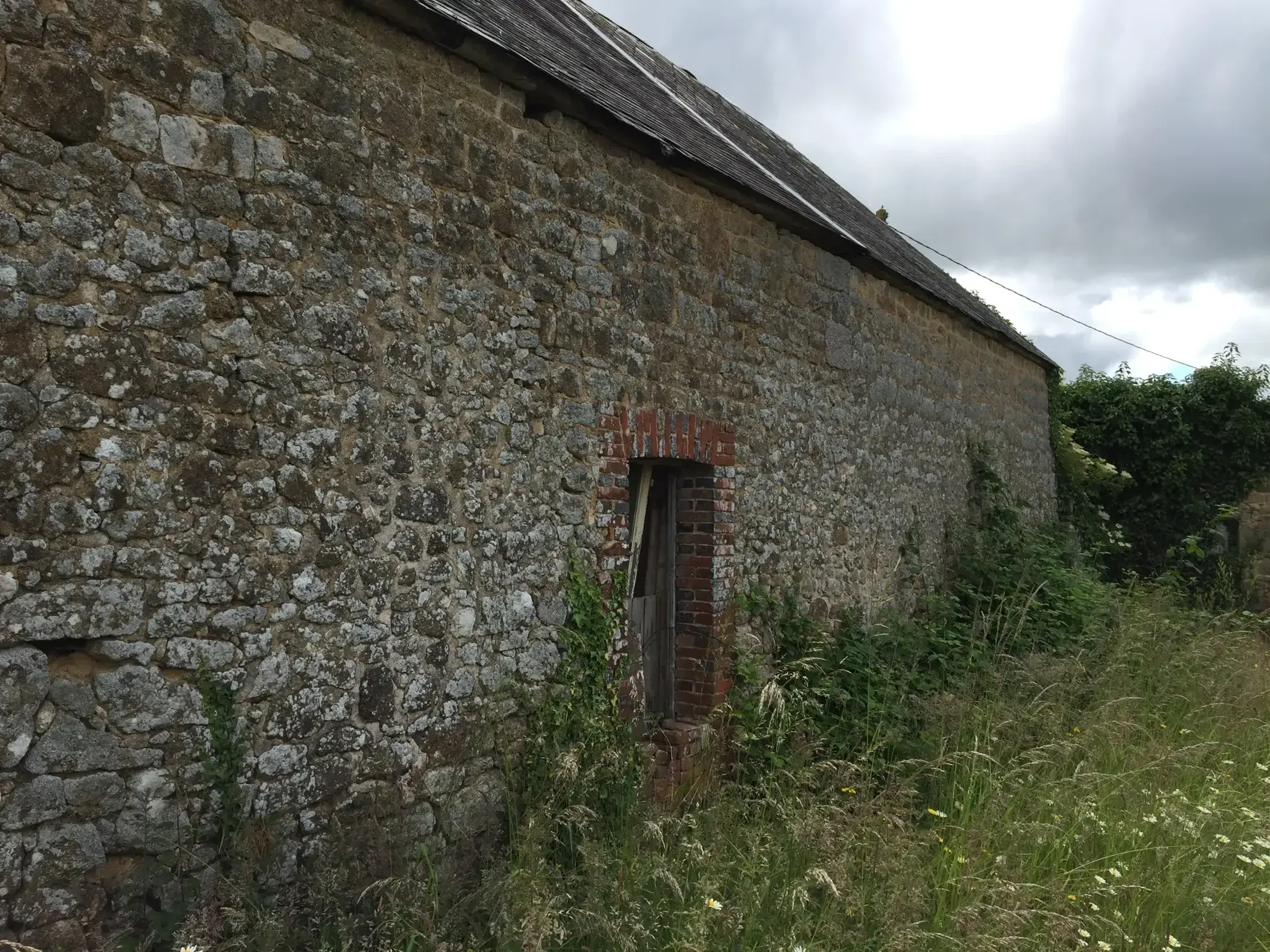 Maison en pierre à Carrouges - Secteur Sainte Marguerite avec terrain de 655 m² 