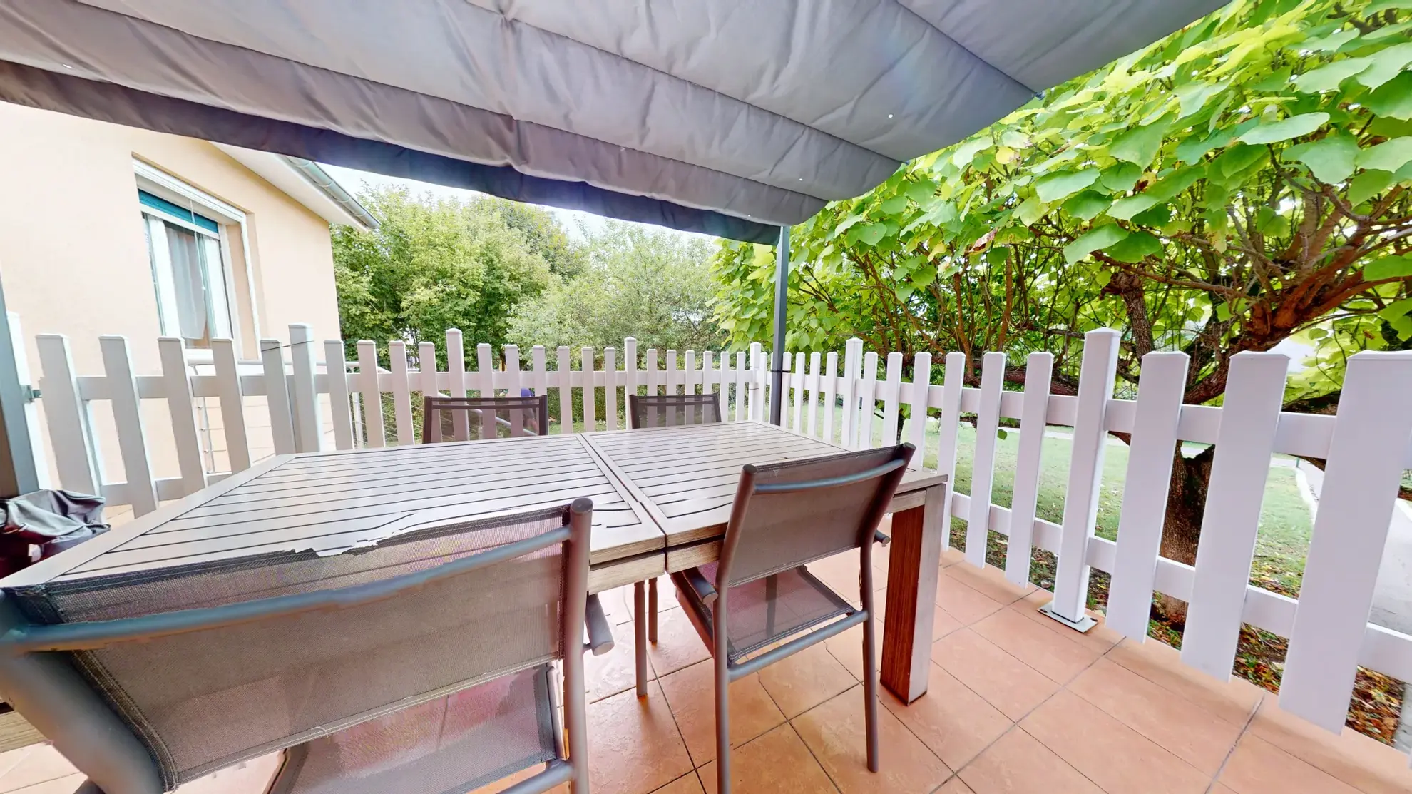 Maison familiale avec terrain arboré à Tavaux - 148 m² 