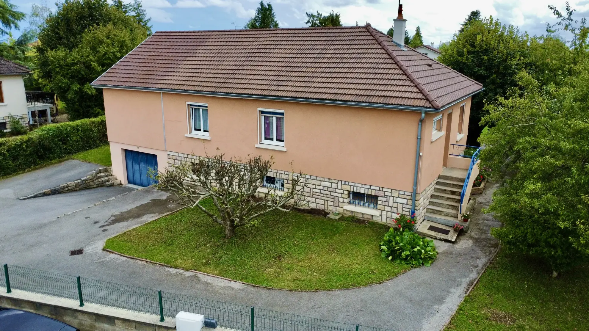 Maison familiale avec terrain arboré à Tavaux - 148 m² 