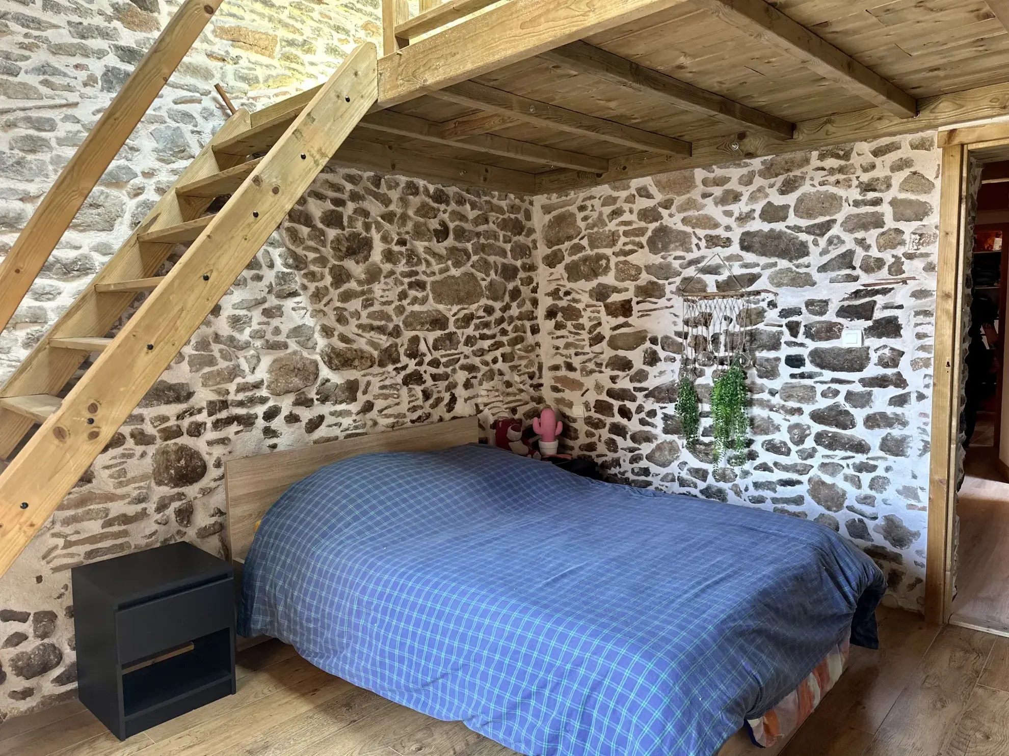A vendre maison de village à Aigues-Vives, 2 chambres, charme et confort 