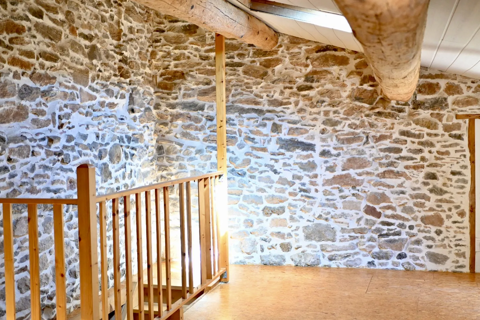 A vendre maison de village à Aigues-Vives, 2 chambres, charme et confort 