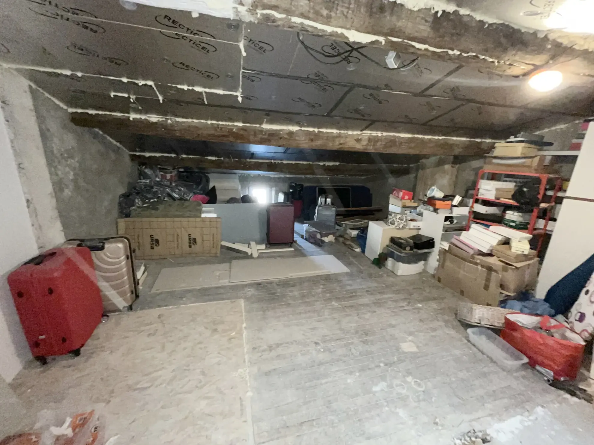 Maison de ville à Lezignan Corbieres avec cour orientée sud et 4 chambres 