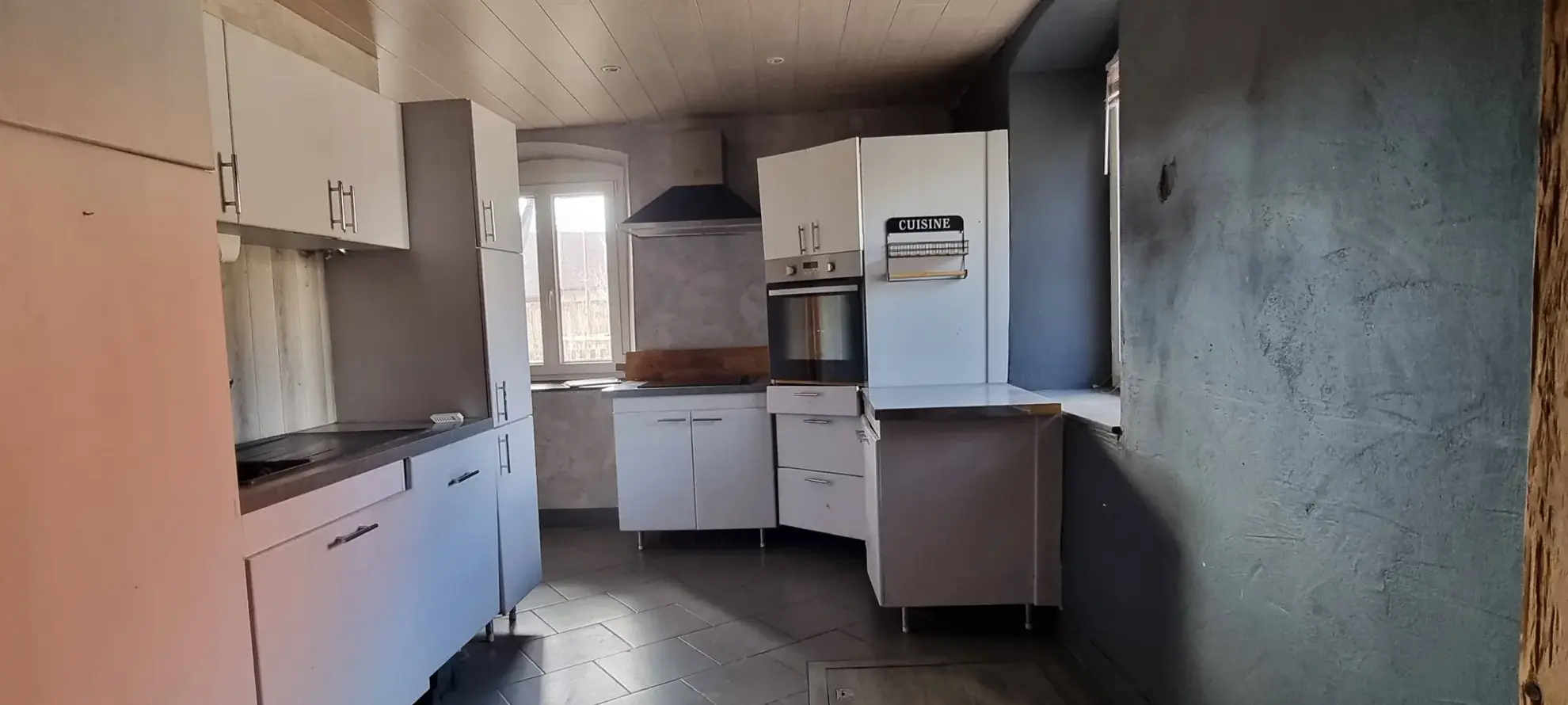 Maison à vendre à Bonnevaux de 88 m², proche frontière suisse, rénovée, idéale famille ou frontalier 