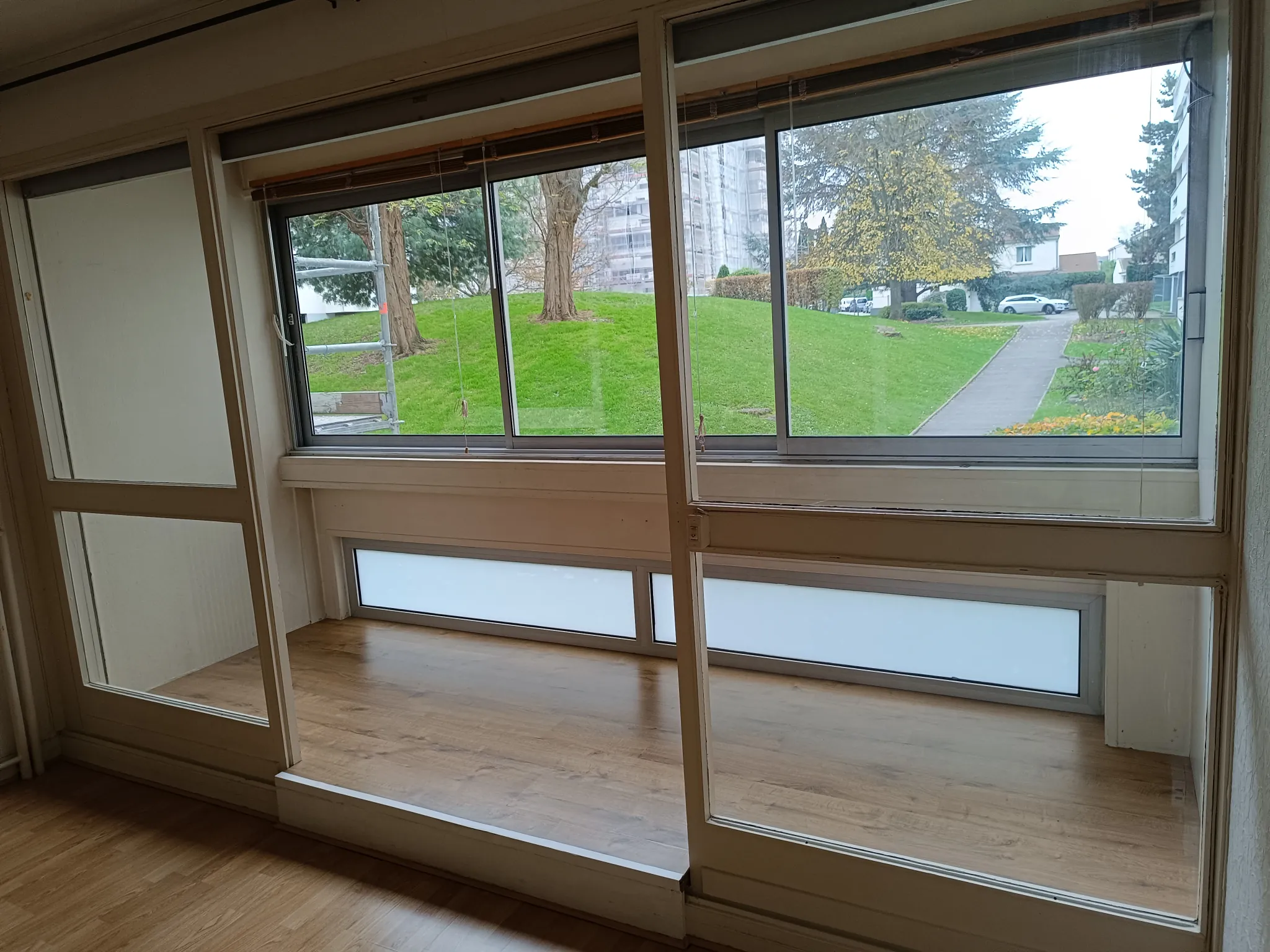 Appartement T2 de 54 m² avec parking et cave à Plaisir 