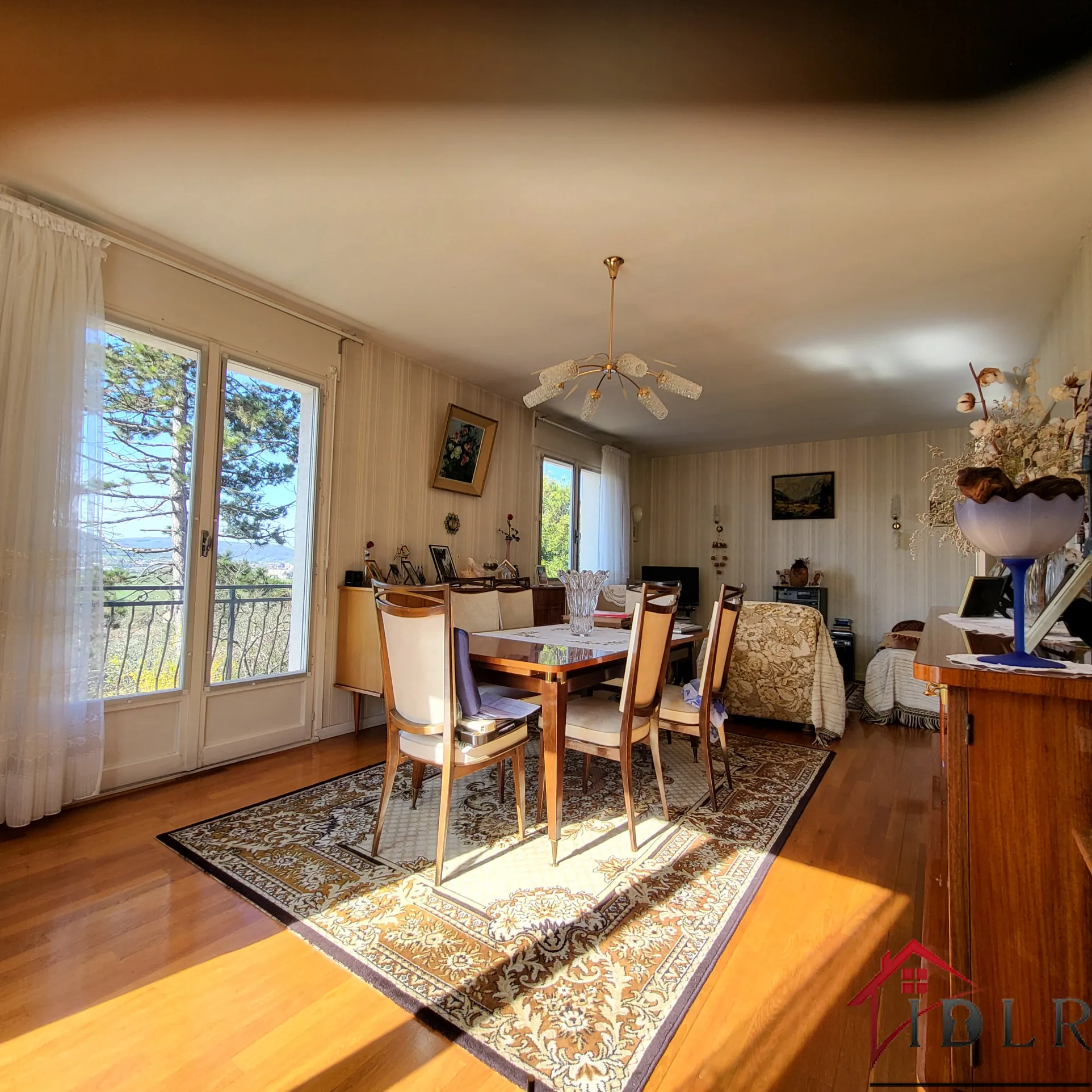 Belle maison familiale à Frotey-lès-Vesoul avec jardin et plusieurs parking 