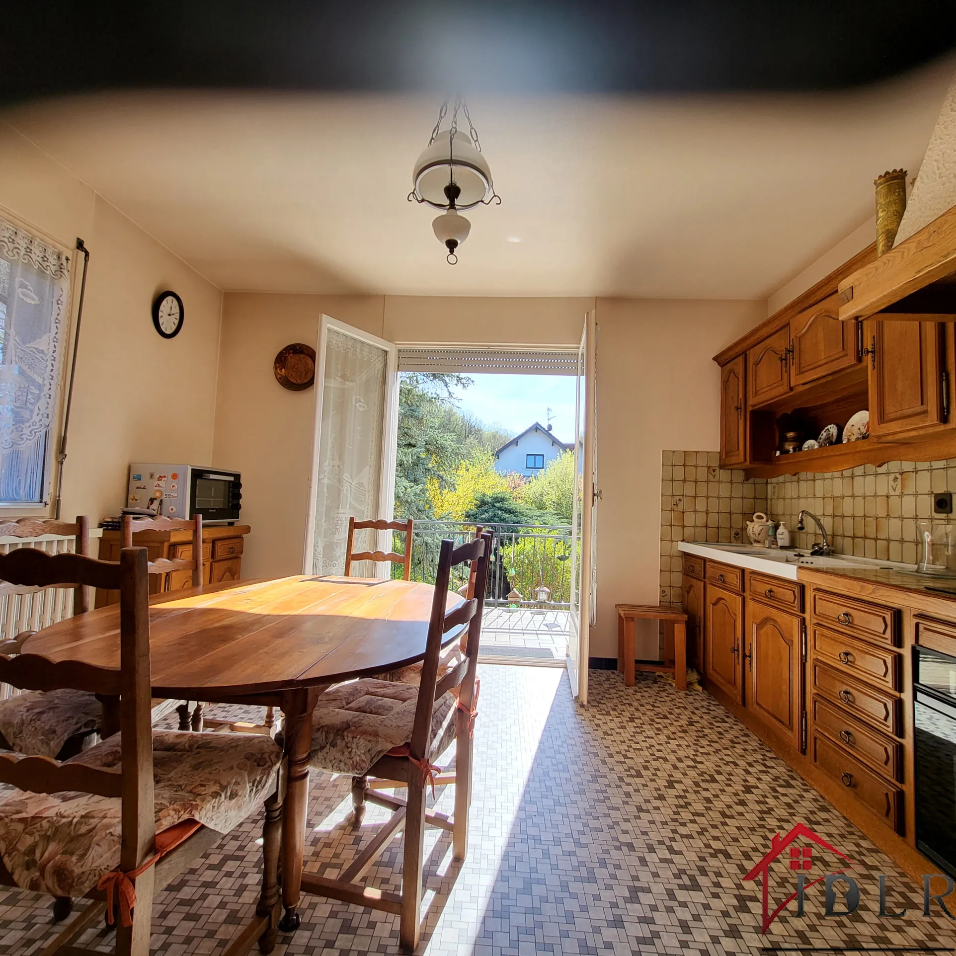 Belle maison familiale à Frotey-lès-Vesoul avec jardin et plusieurs parking 