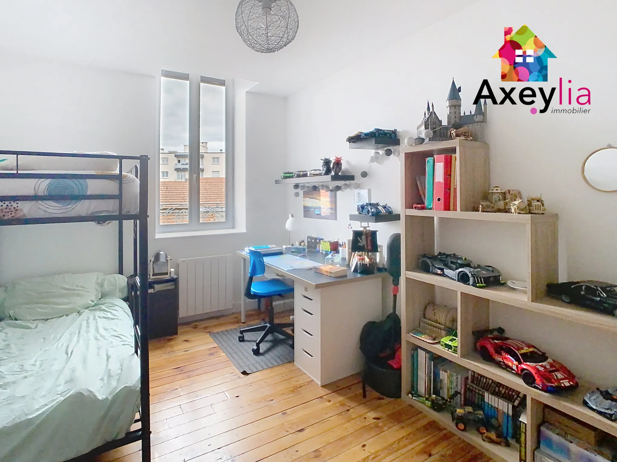 Très bel appartement de 165 m² rénové au centre du Coteau avec 5 chambres 