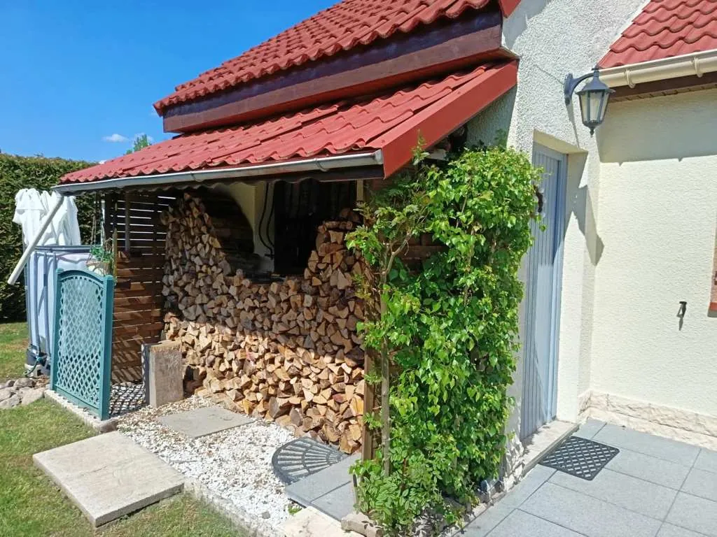 Maison familiale 5 chambres avec terrasses à Anould – secteur calme et proche commodités 