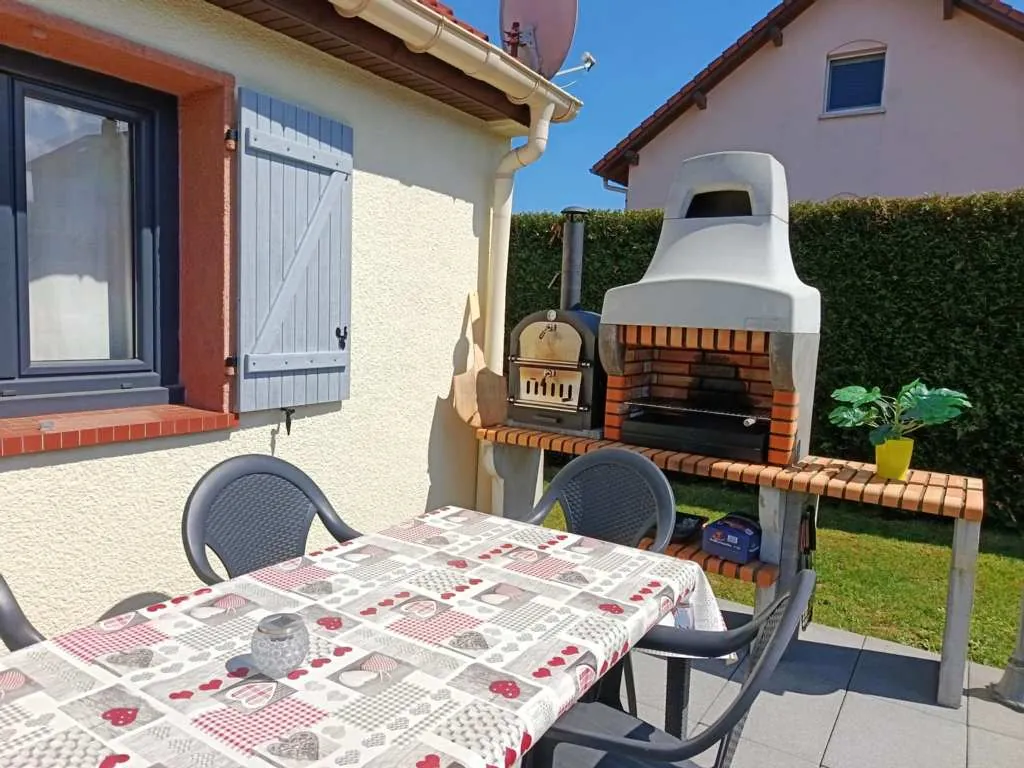 Maison familiale 5 chambres avec terrasses à Anould – secteur calme et proche commodités 