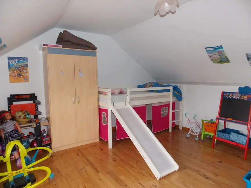 Maison familiale 5 chambres avec terrasses à Anould – secteur calme et proche commodités 