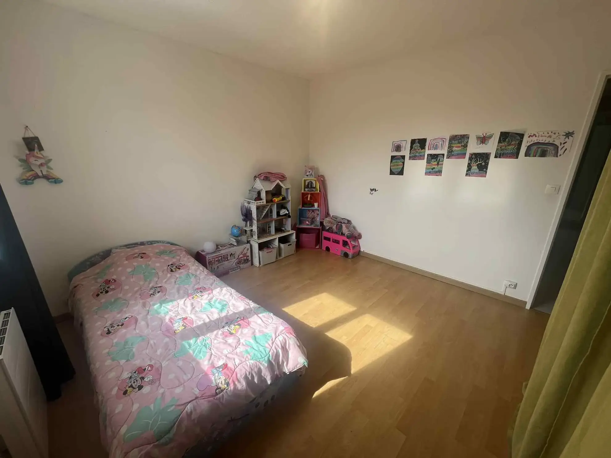 Maison familiale de 219 m² avec jardin, cour et garage à Livron-sur-Drôme 