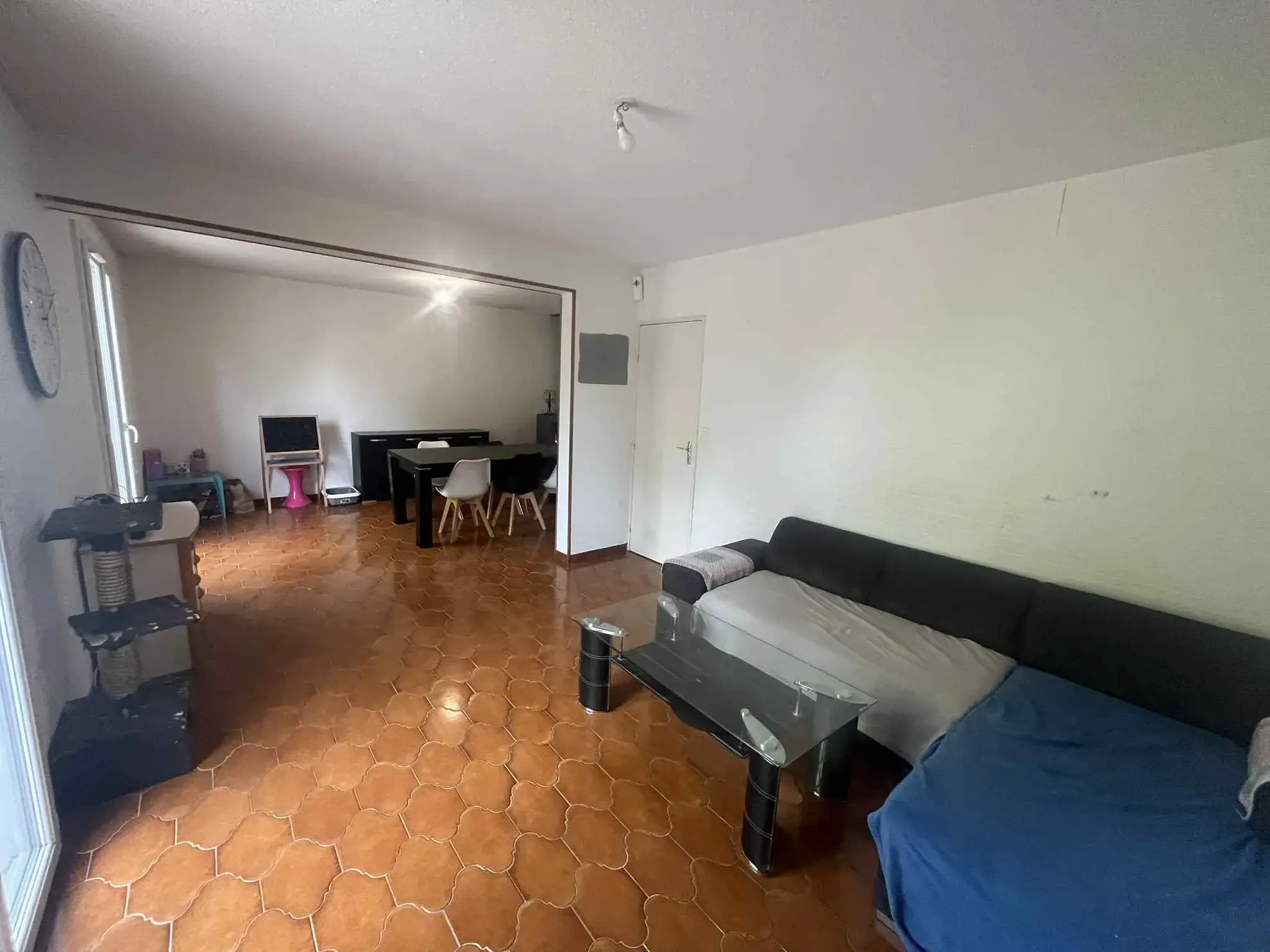 Maison familiale de 219 m² avec jardin, cour et garage à Livron-sur-Drôme 